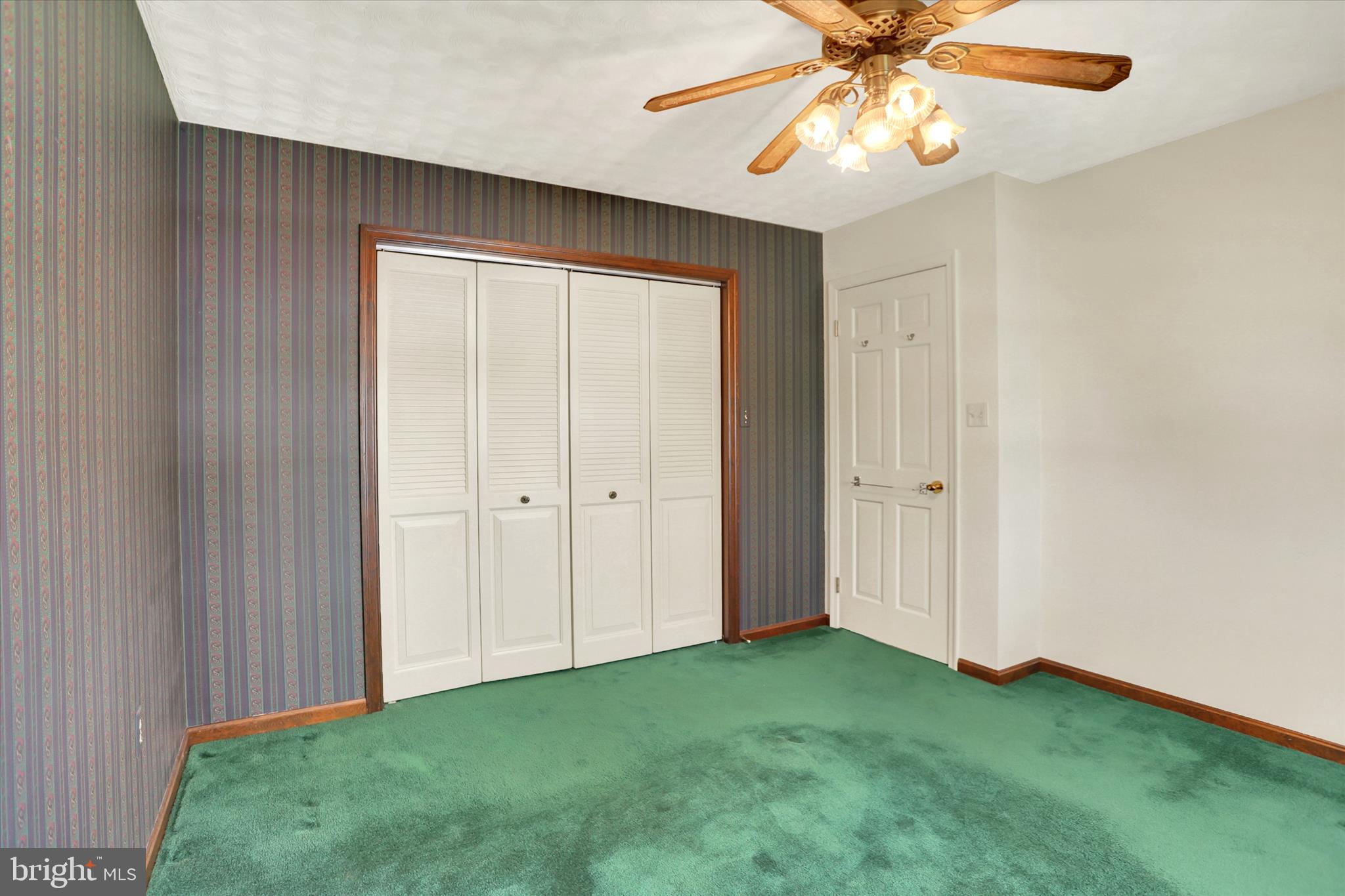 HALLWOOD HEIGHTS - Residential