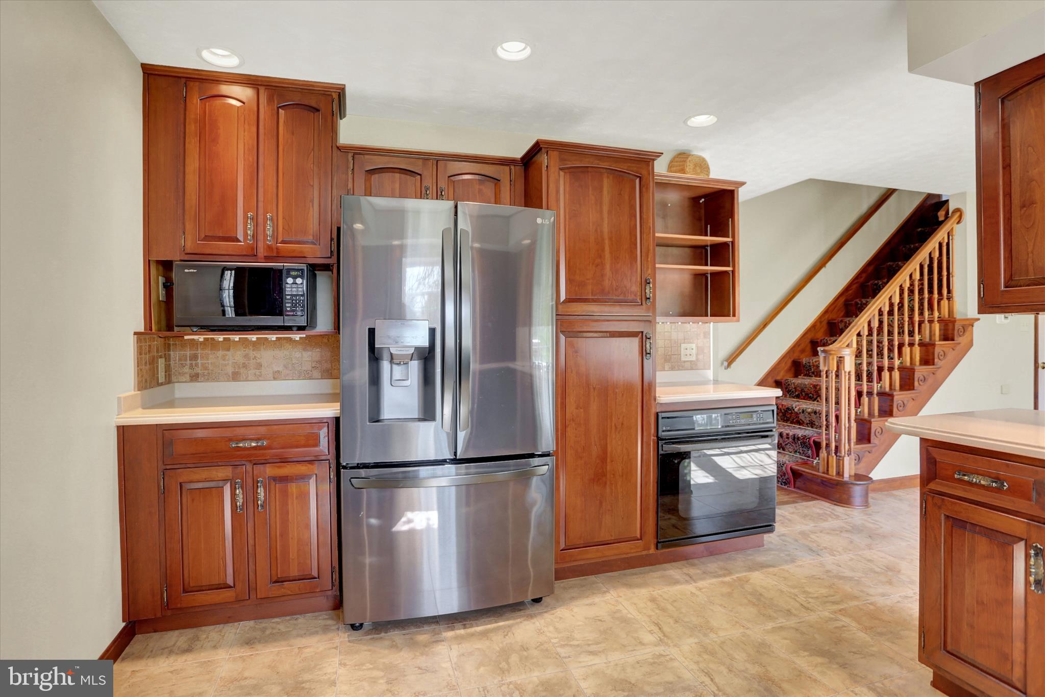 HALLWOOD HEIGHTS - Residential