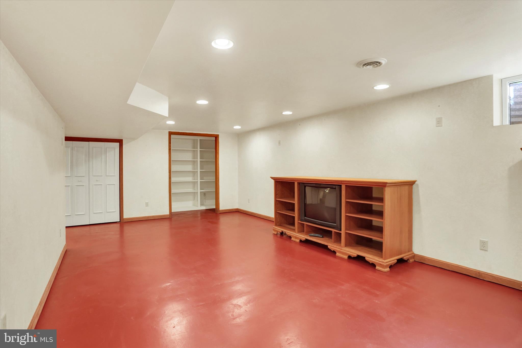 HALLWOOD HEIGHTS - Residential