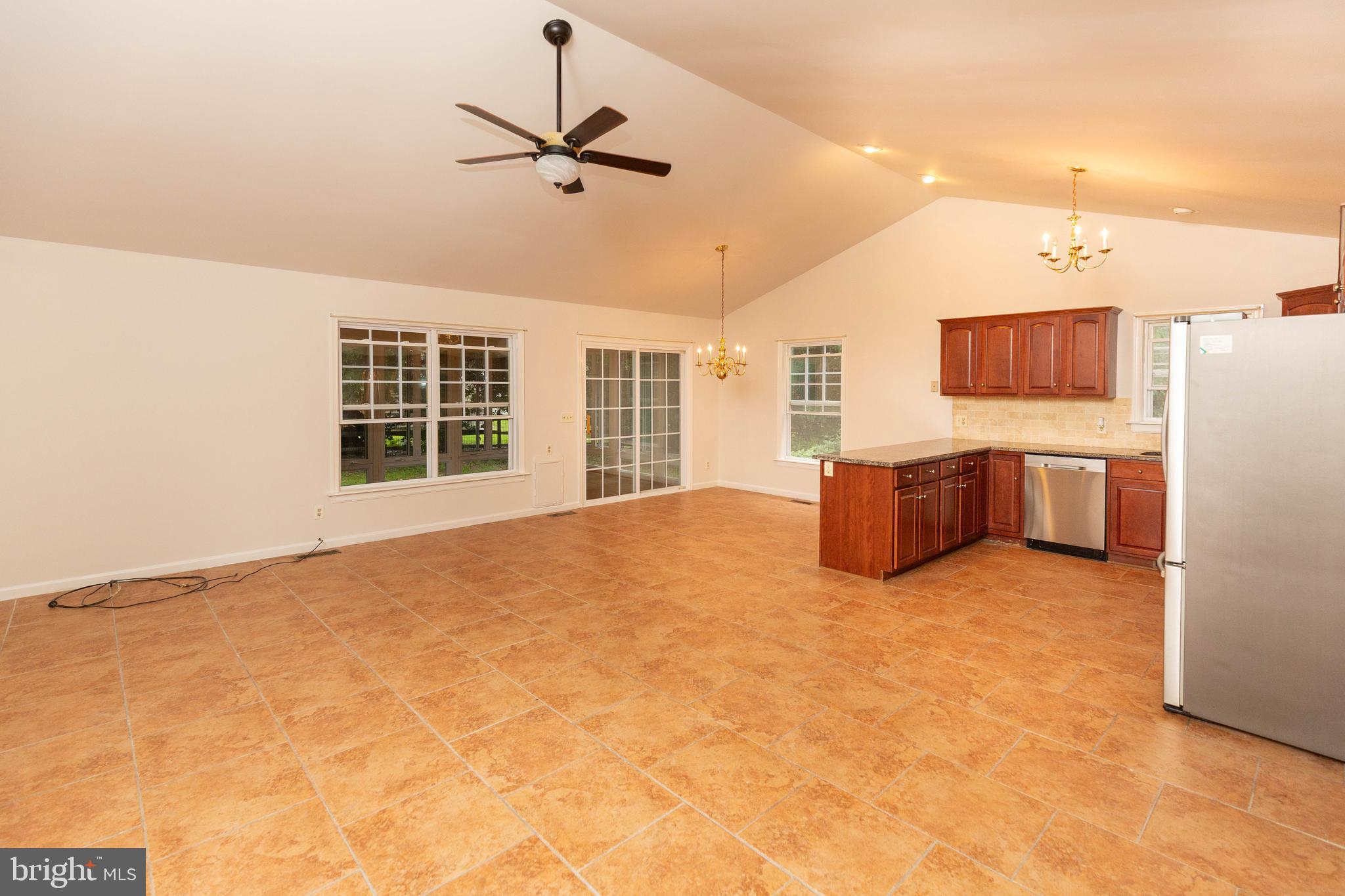 OAK CREST FARM - Residential