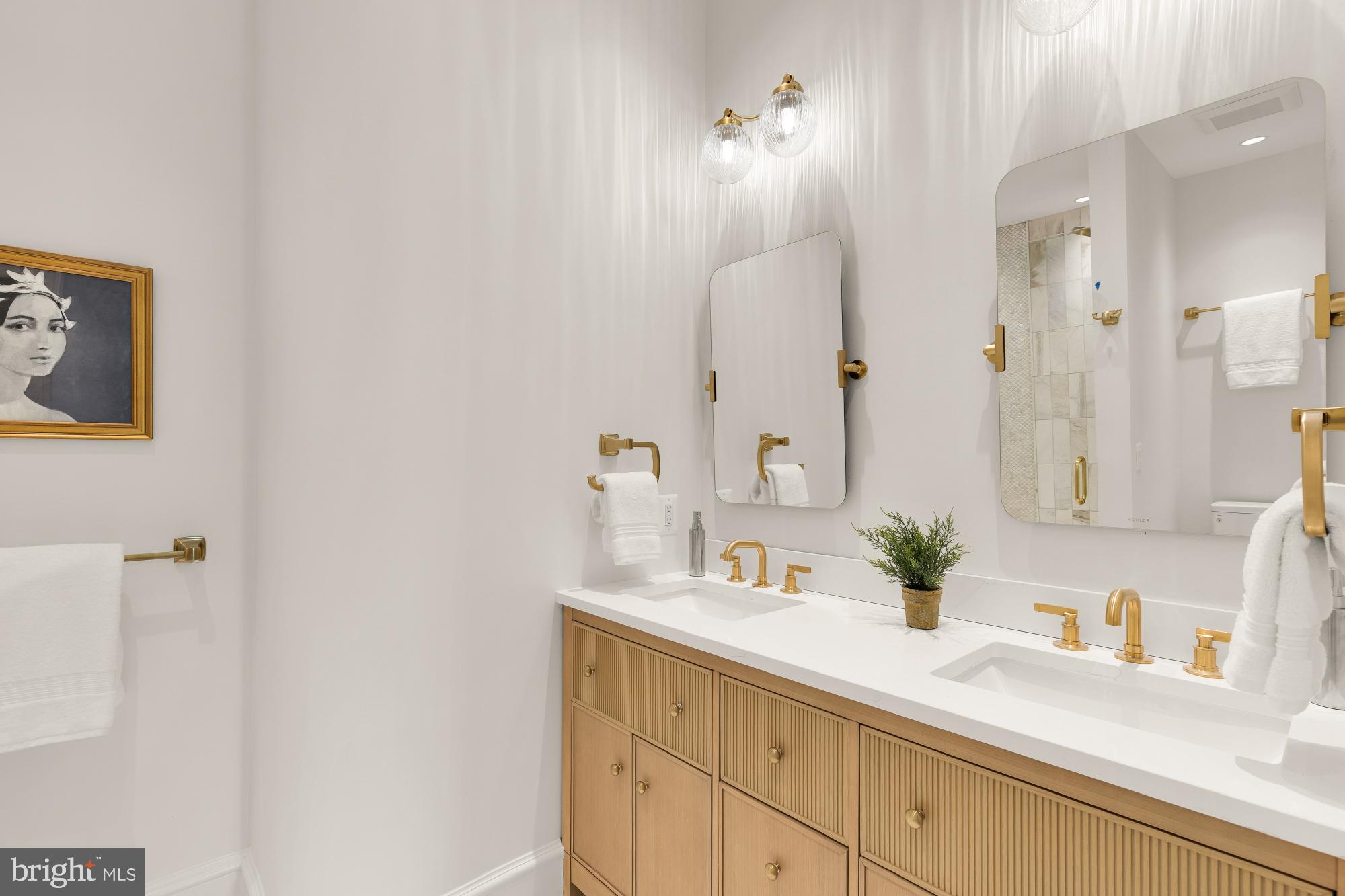 CAPITOL HILL - Residential