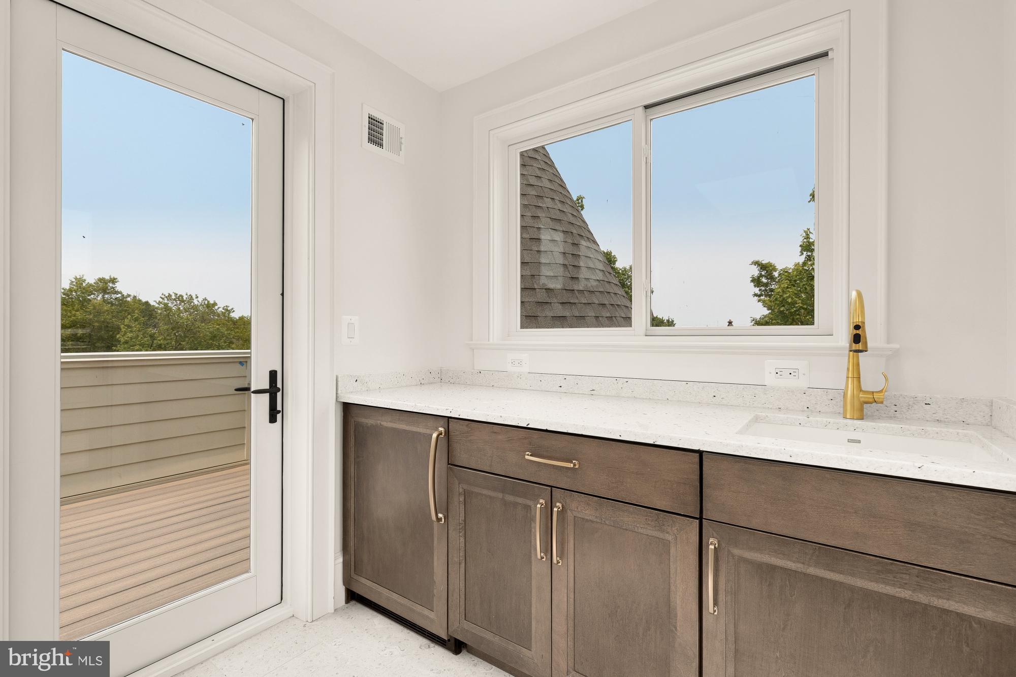 CAPITOL HILL - Residential