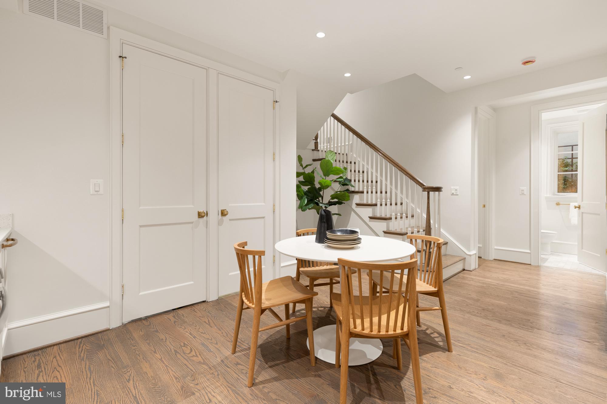 CAPITOL HILL - Residential