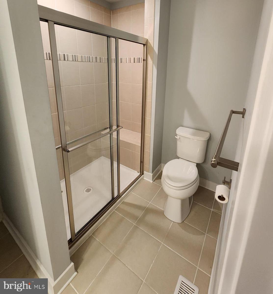 CHANDLERS GLEN - Residential Lease