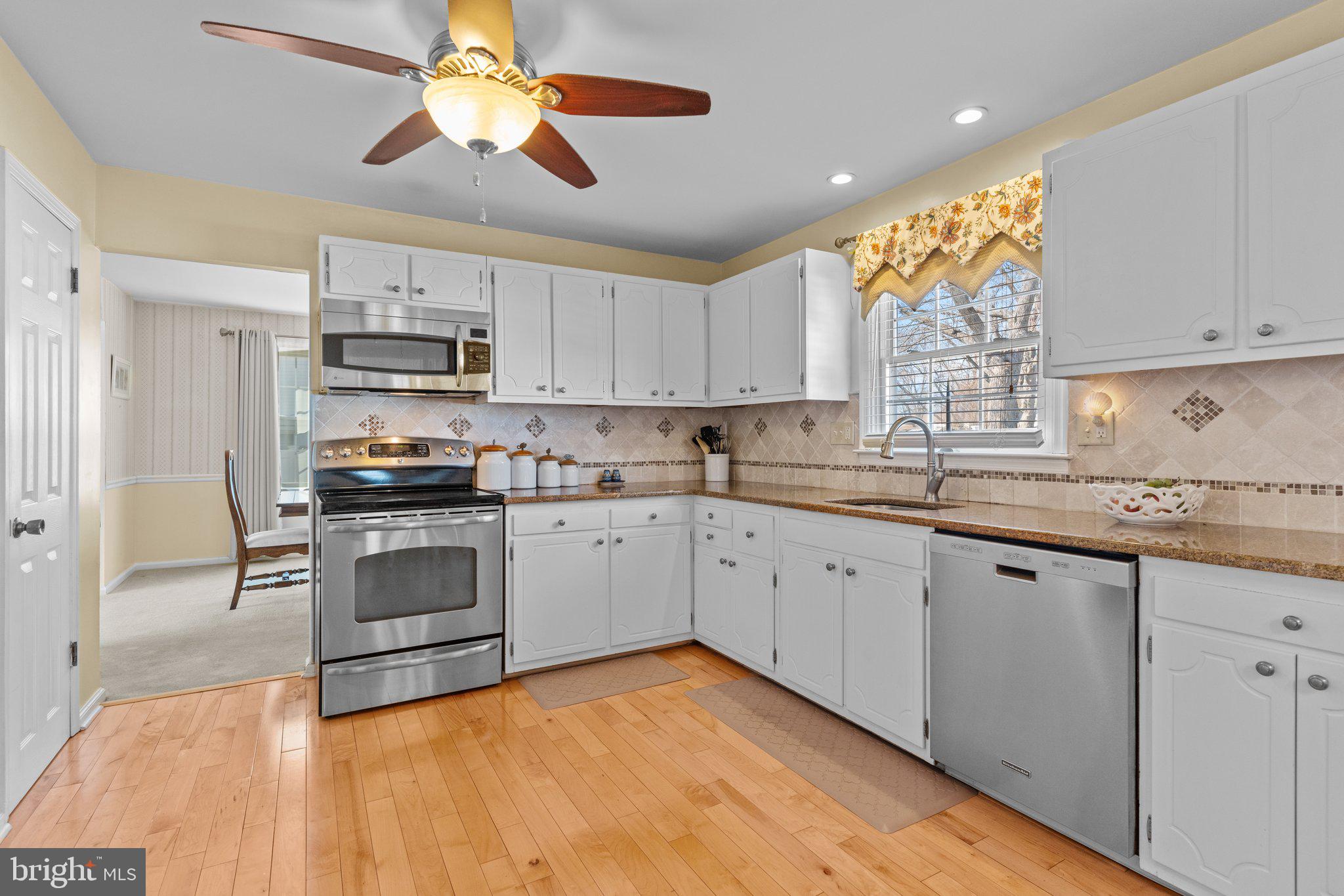 HEDGEROW WOODS - Residential