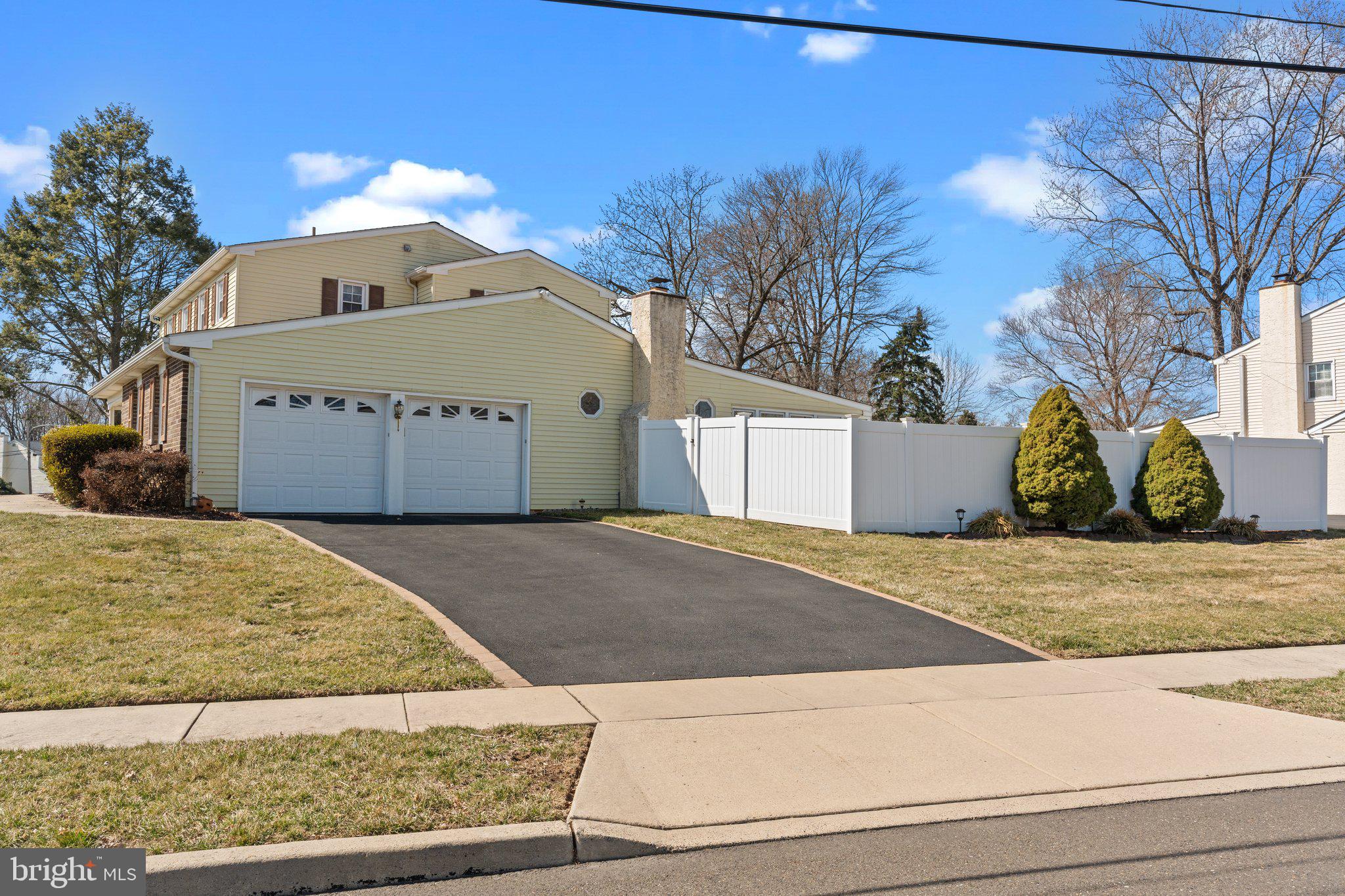 HEDGEROW WOODS - Residential
