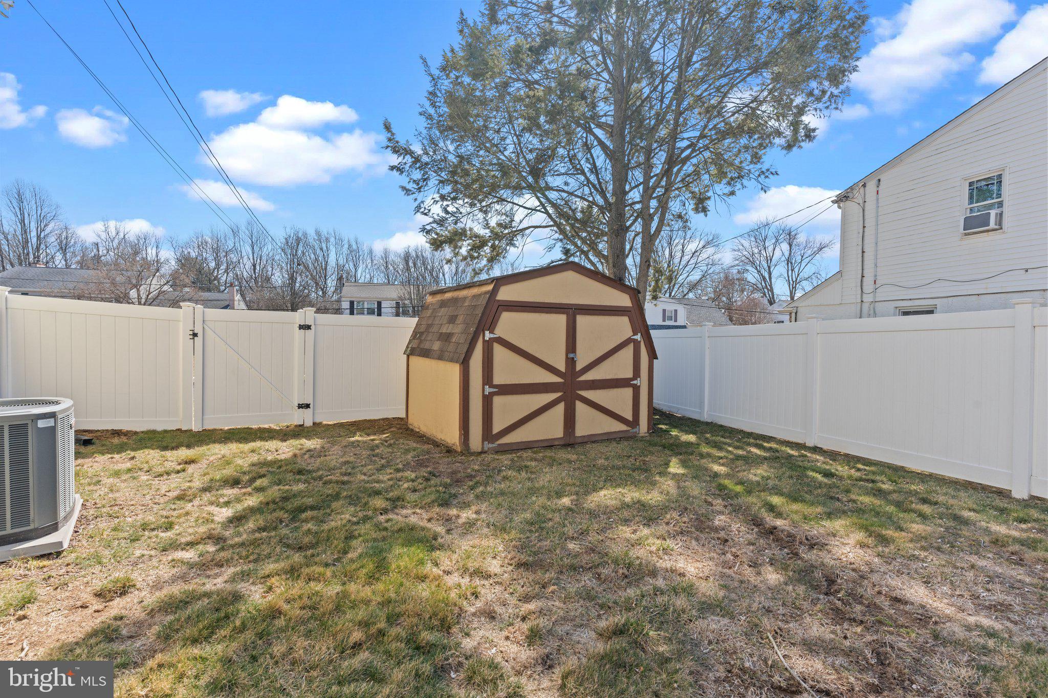 HEDGEROW WOODS - Residential
