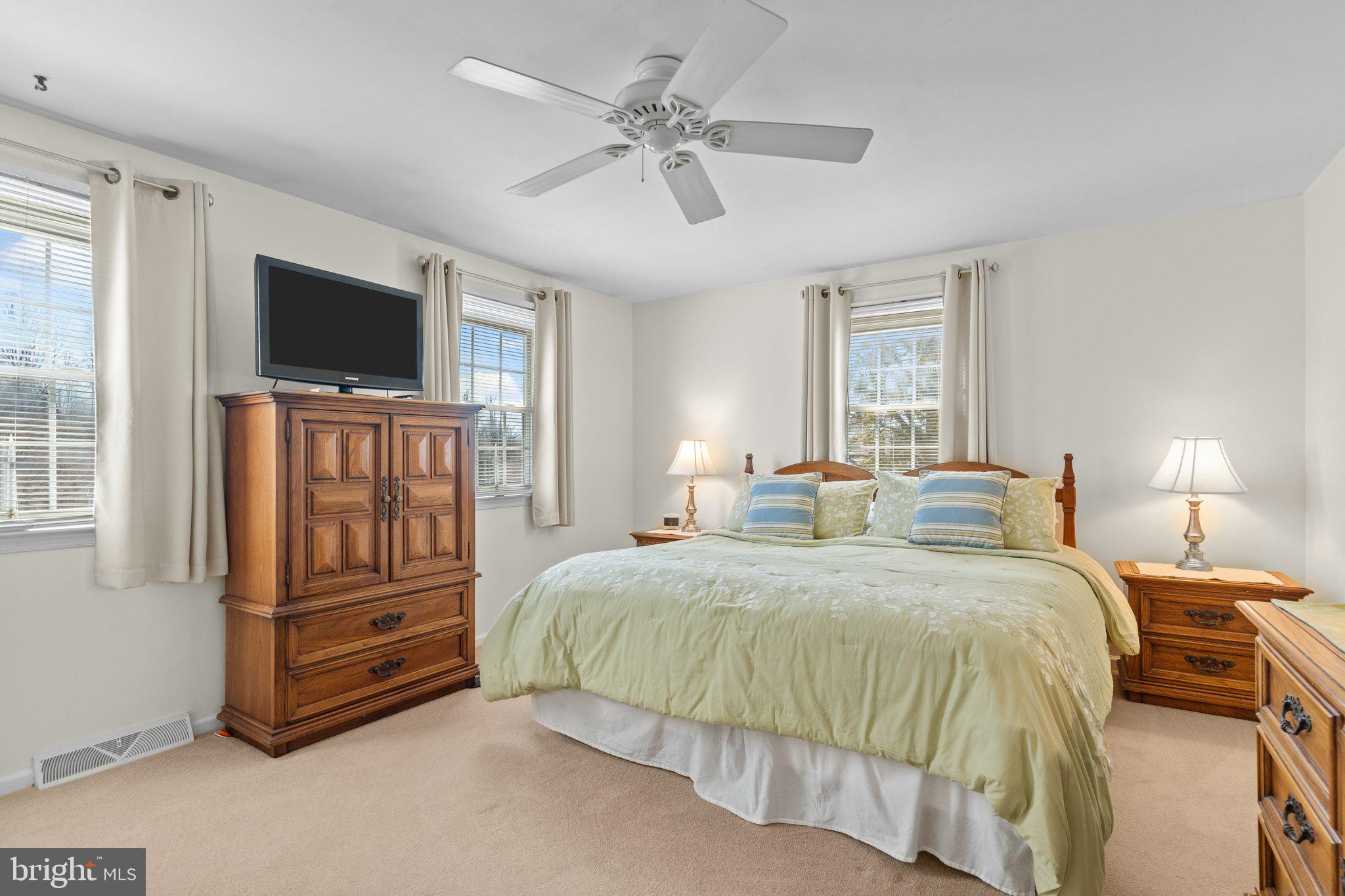 HEDGEROW WOODS - Residential