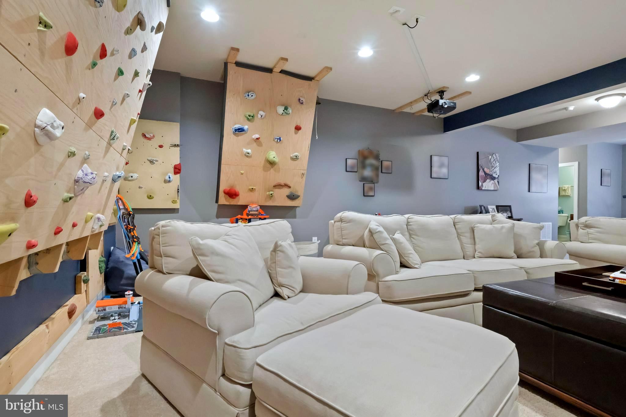 LEONARDS GRANT - Residential