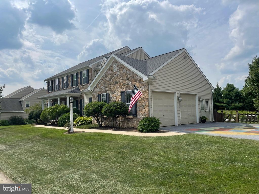 Photo of 2 Miriam Ct, Strasburg, PA 17579 (MLS # PALA2041950)