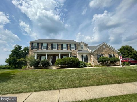 Photo of 2 Miriam Ct, Strasburg, PA 17579 (MLS # PALA2041950)