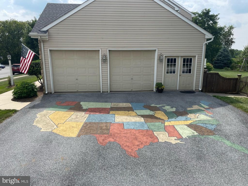 Photo of 2 Miriam Ct, Strasburg, PA 17579 (MLS # PALA2041950)