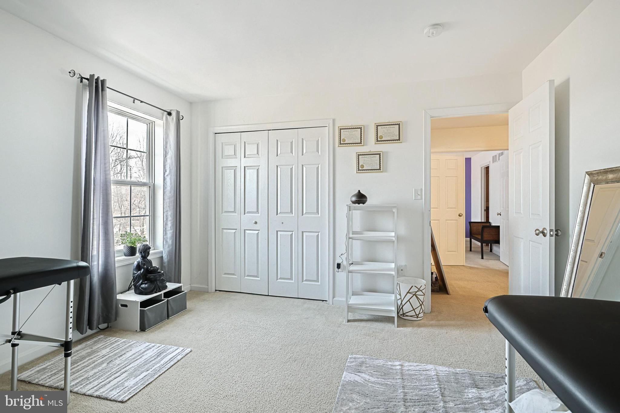 HAMPTON WOODS - Residential