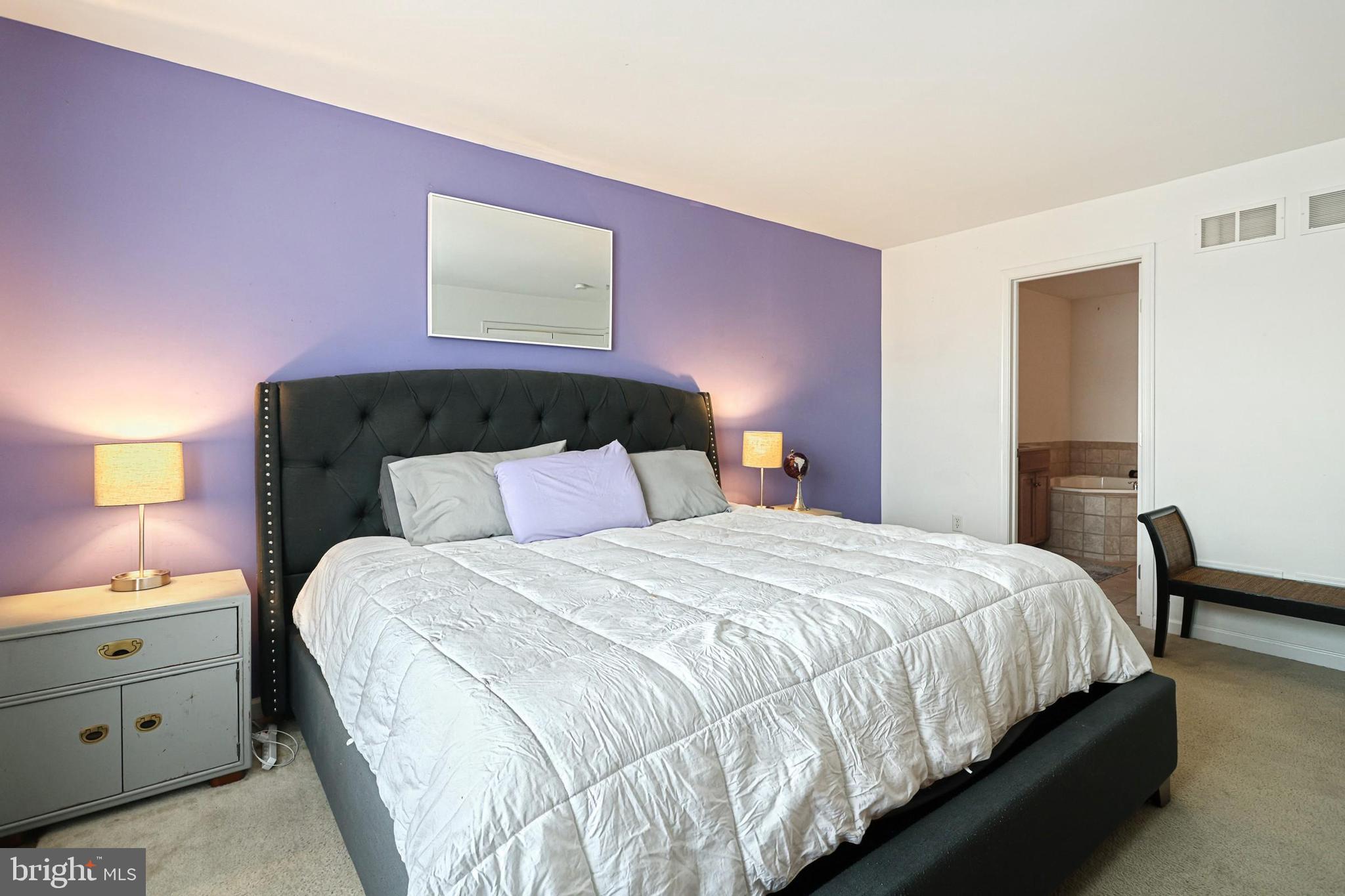 HAMPTON WOODS - Residential