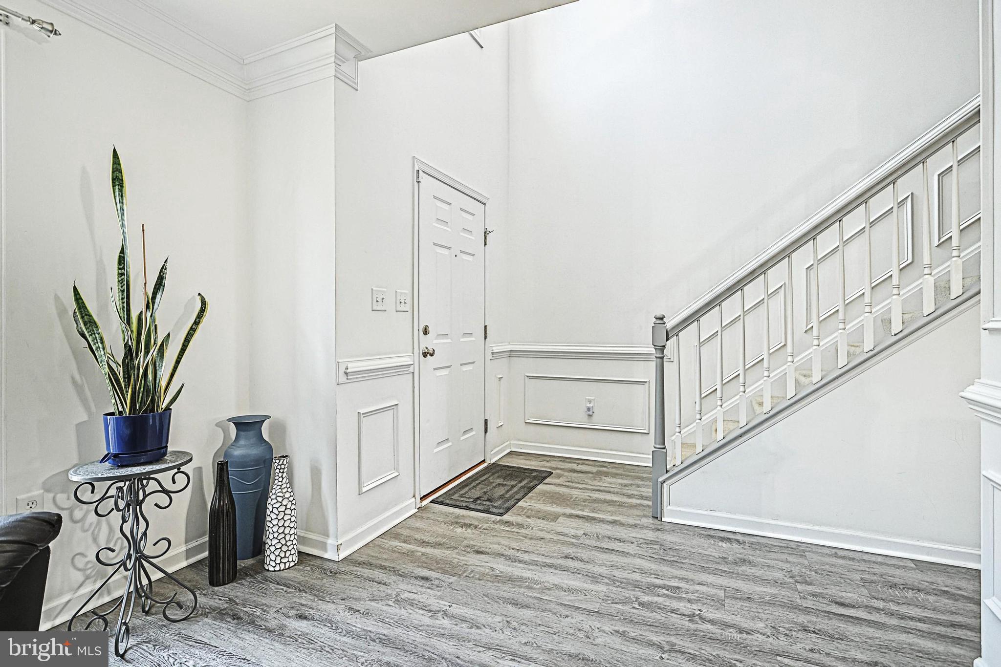 HAMPTON WOODS - Residential