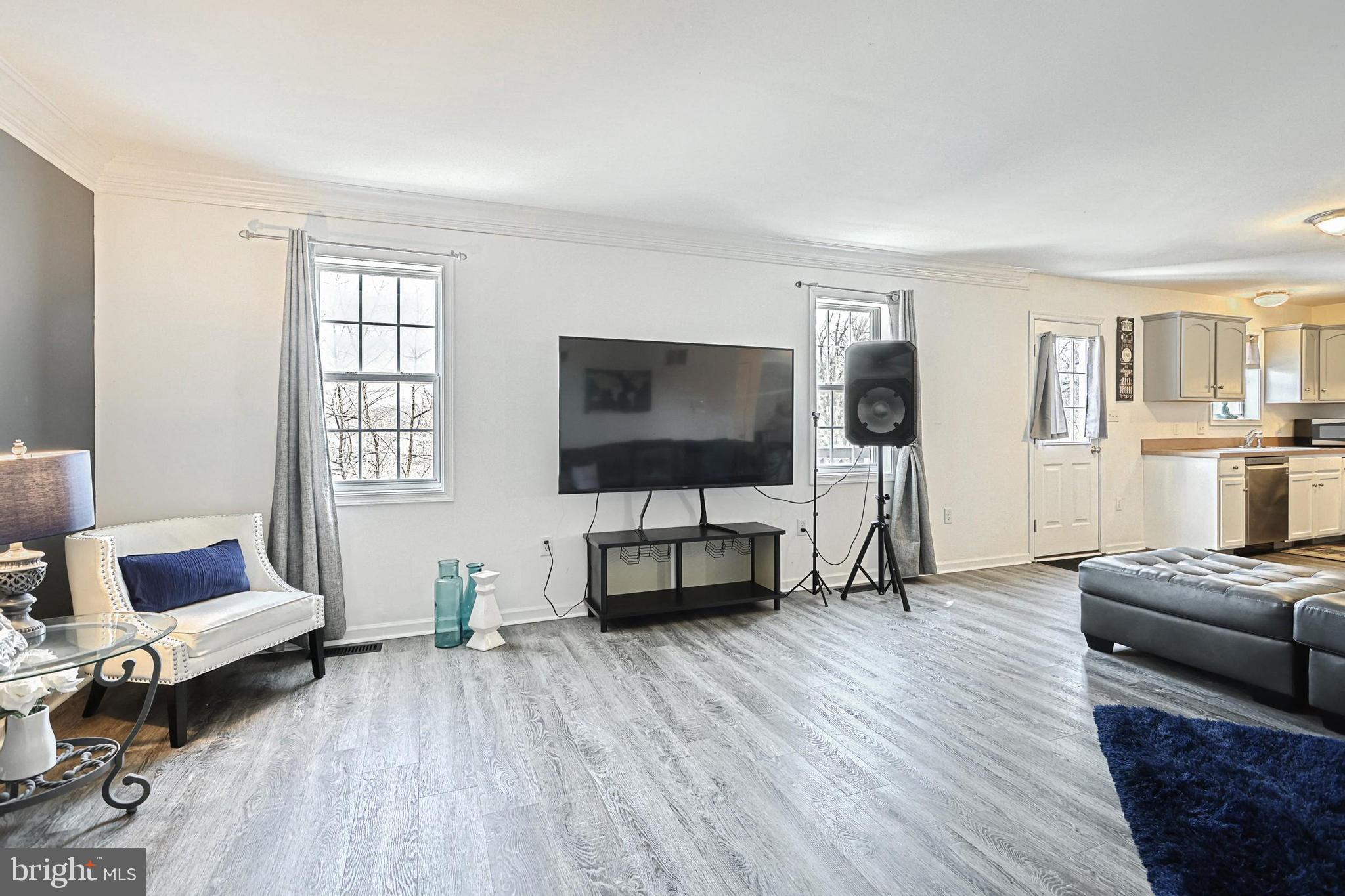 HAMPTON WOODS - Residential