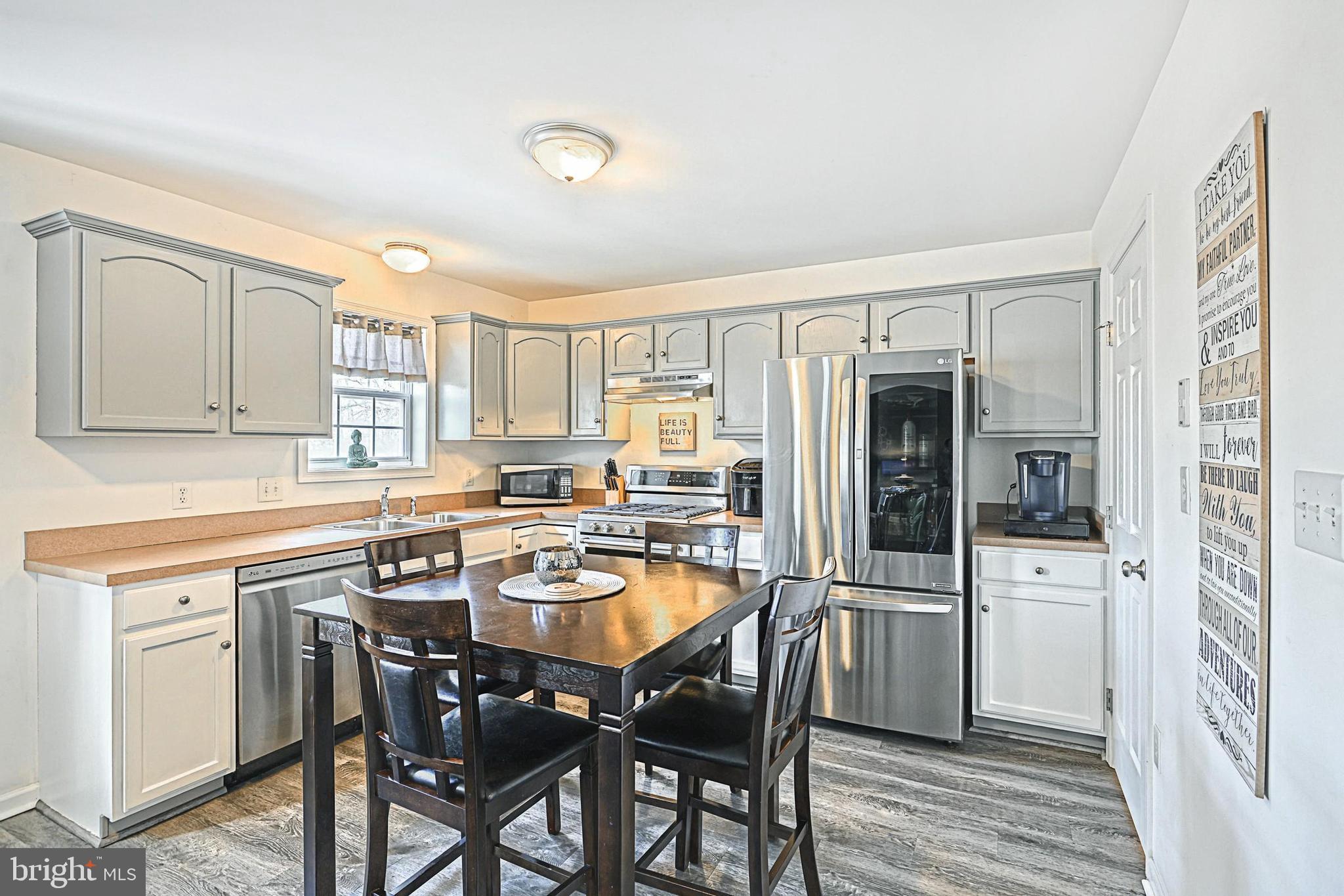 HAMPTON WOODS - Residential