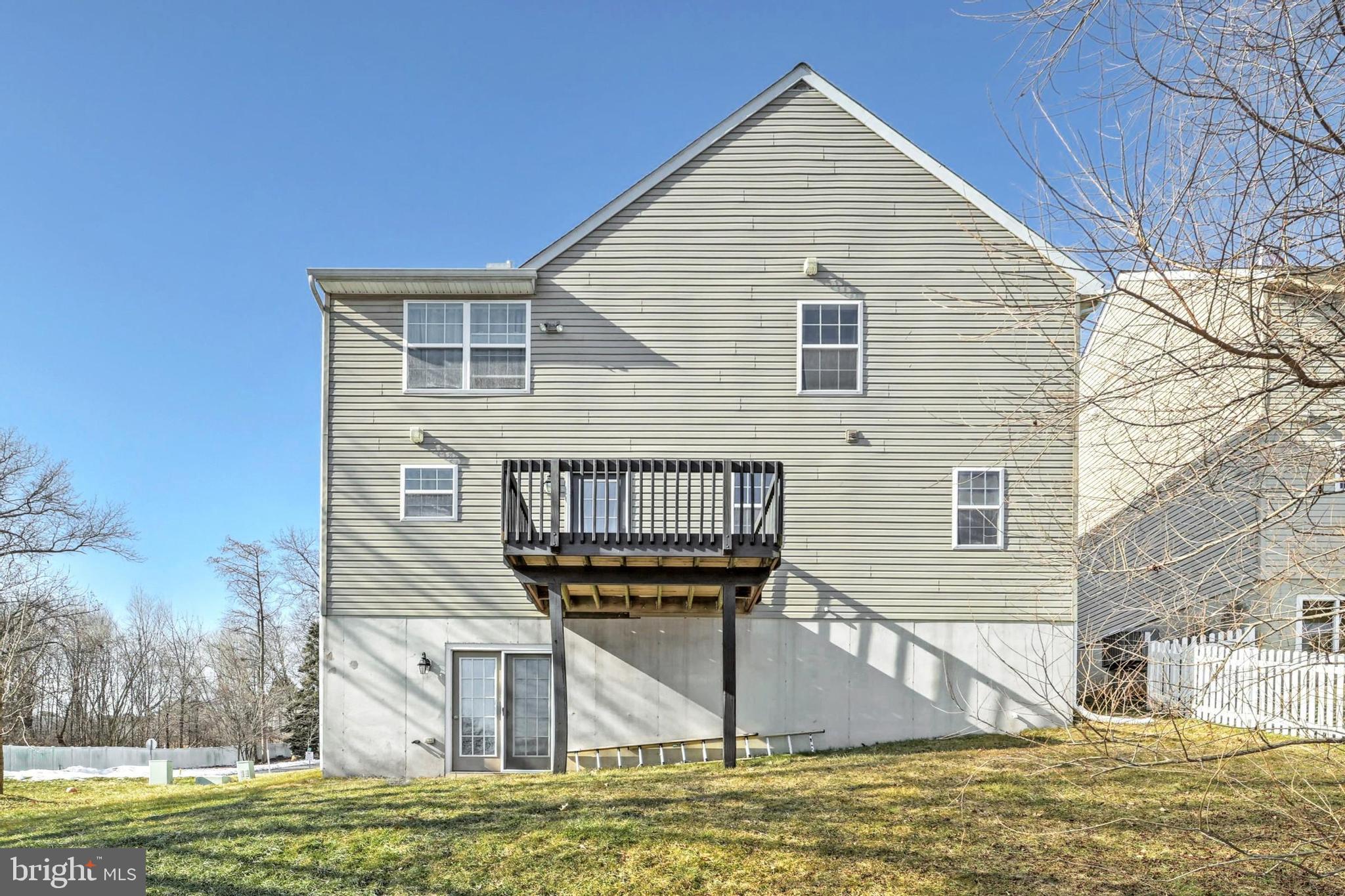 HAMPTON WOODS - Residential