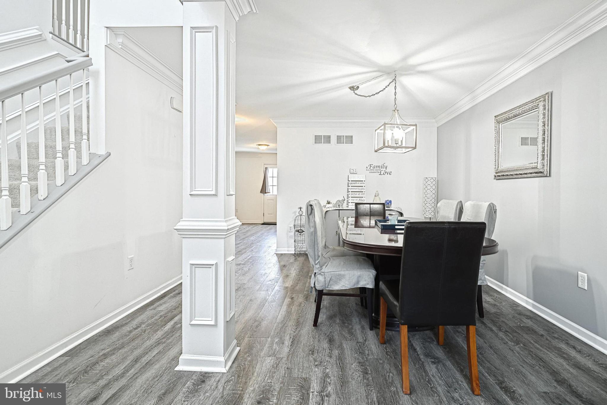 HAMPTON WOODS - Residential