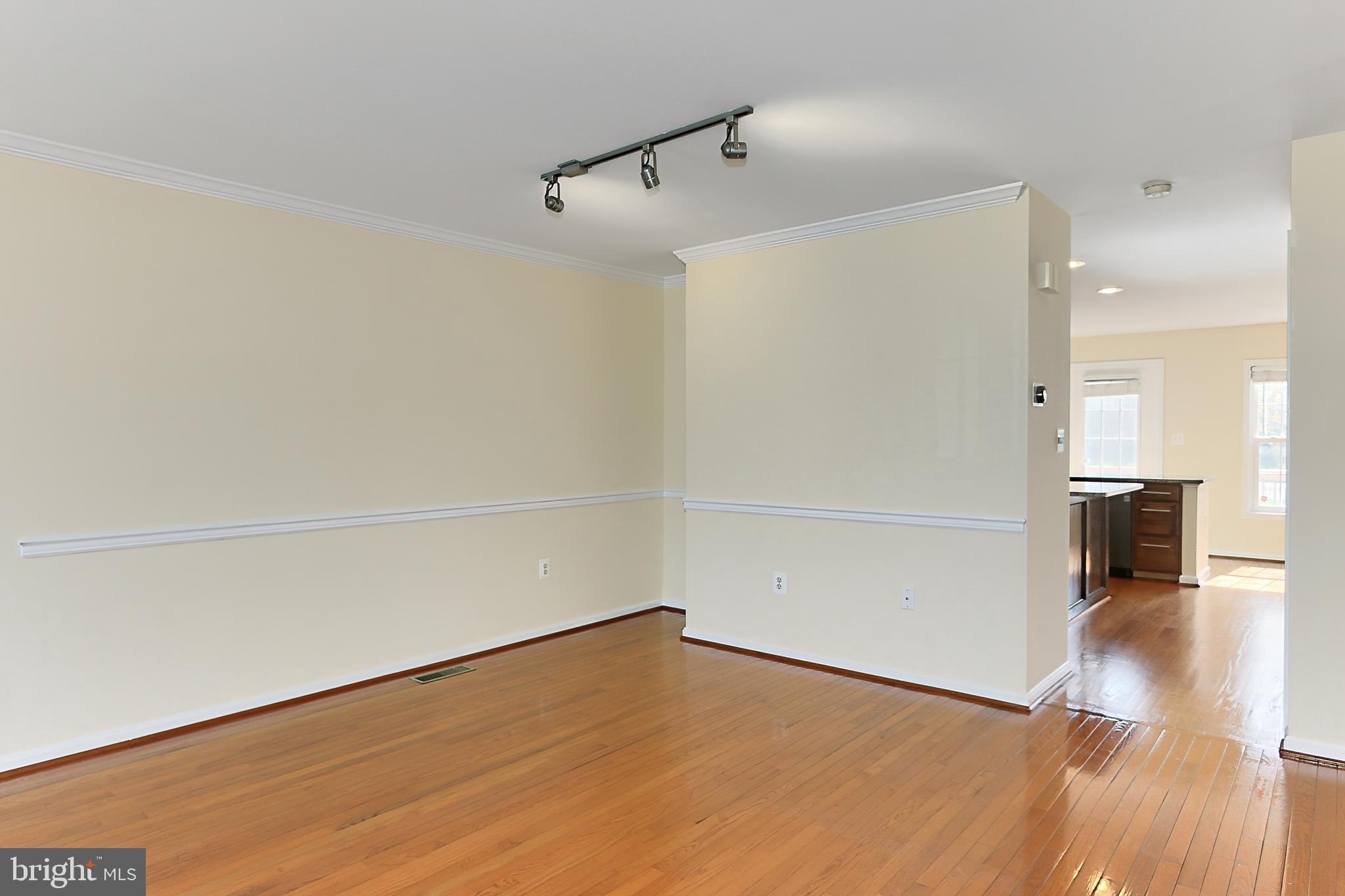 LAKE RIDGE CROSSING - Residential