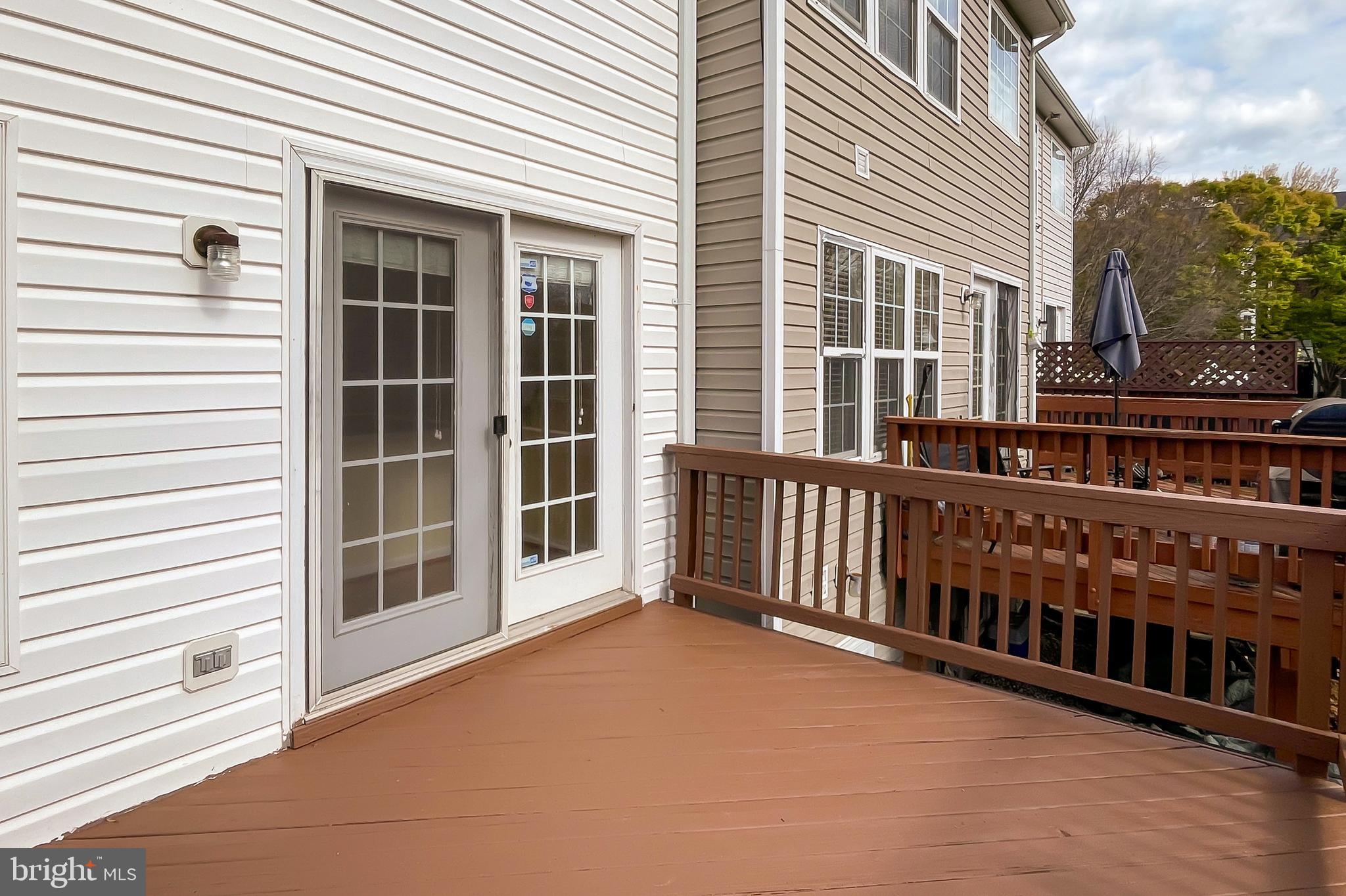 LAKE RIDGE CROSSING - Residential