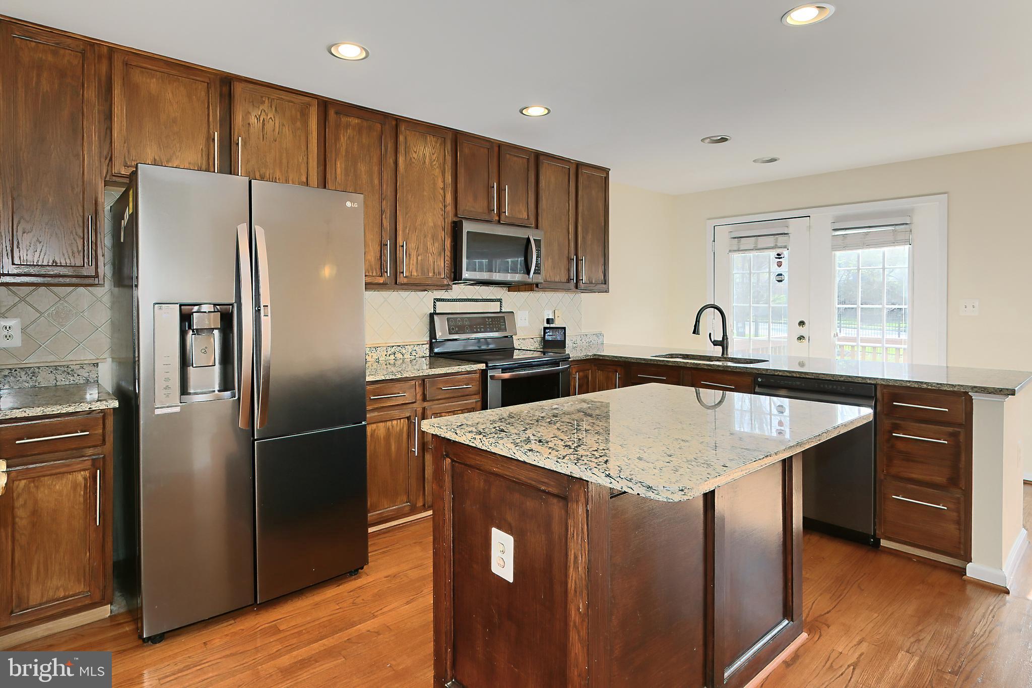 LAKE RIDGE CROSSING - Residential