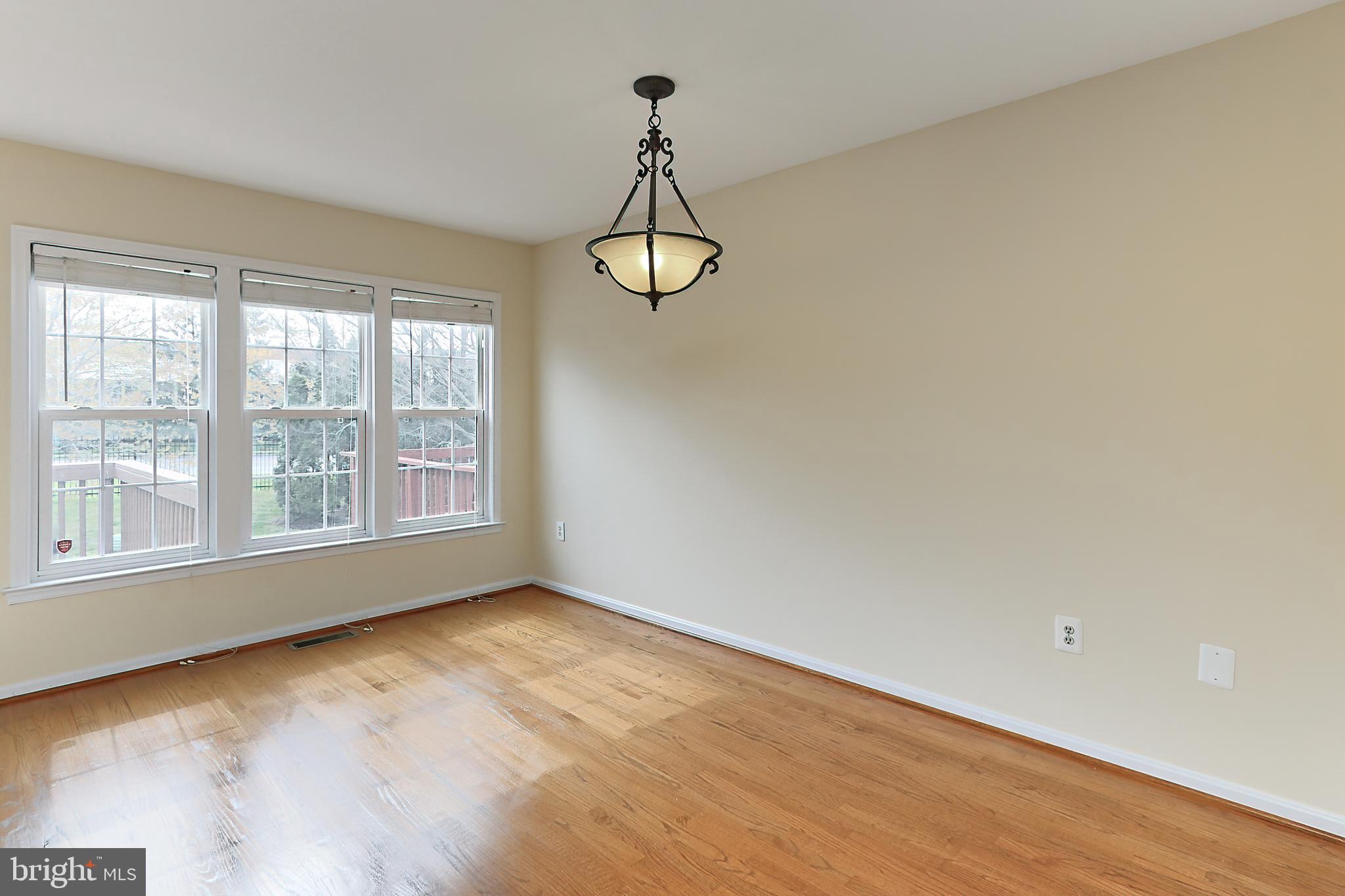 LAKE RIDGE CROSSING - Residential