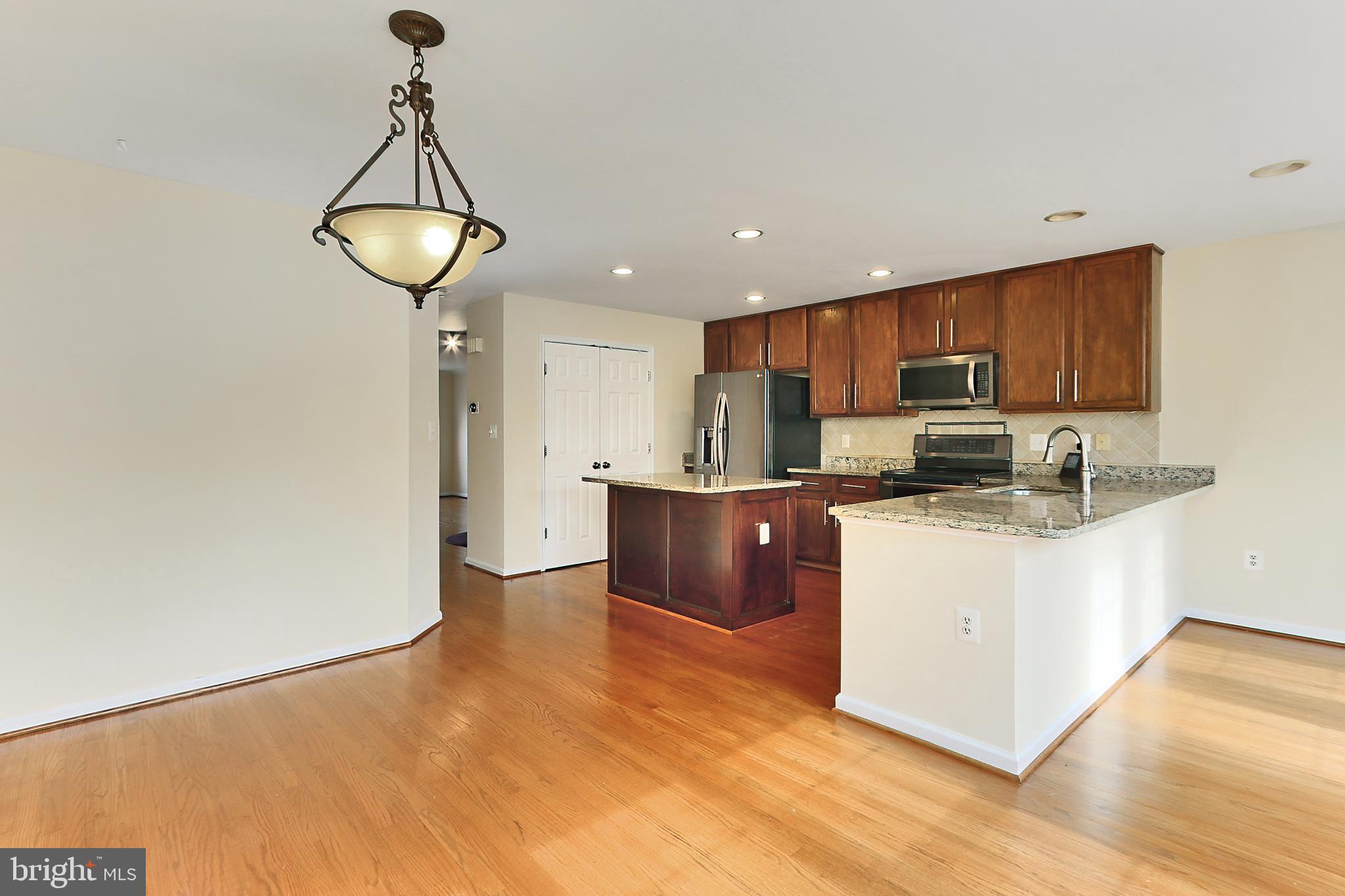 LAKE RIDGE CROSSING - Residential