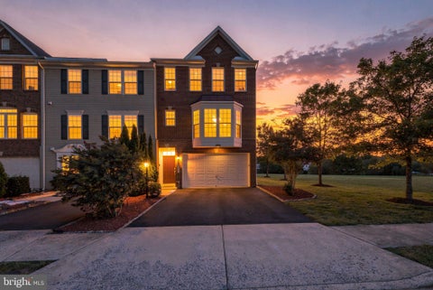 Townhouse For Sale - 25421 Peaceful Terrace<br/> Loudoun County, ALDIE, VA 20105