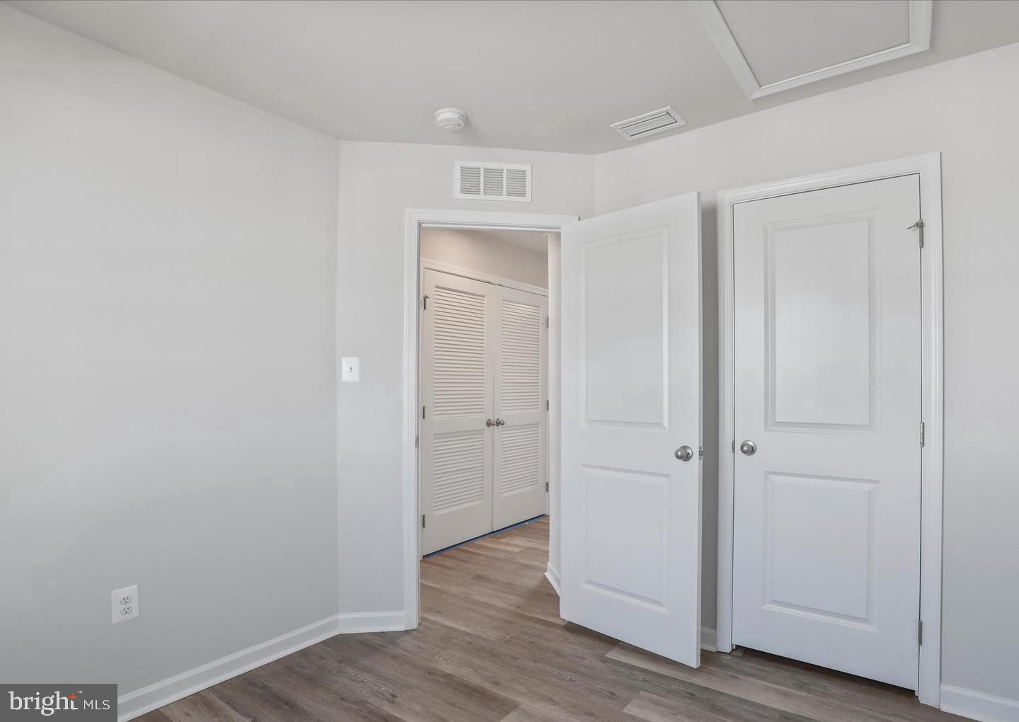 THE LAKES AT MARTINSBURG - Residential Lease