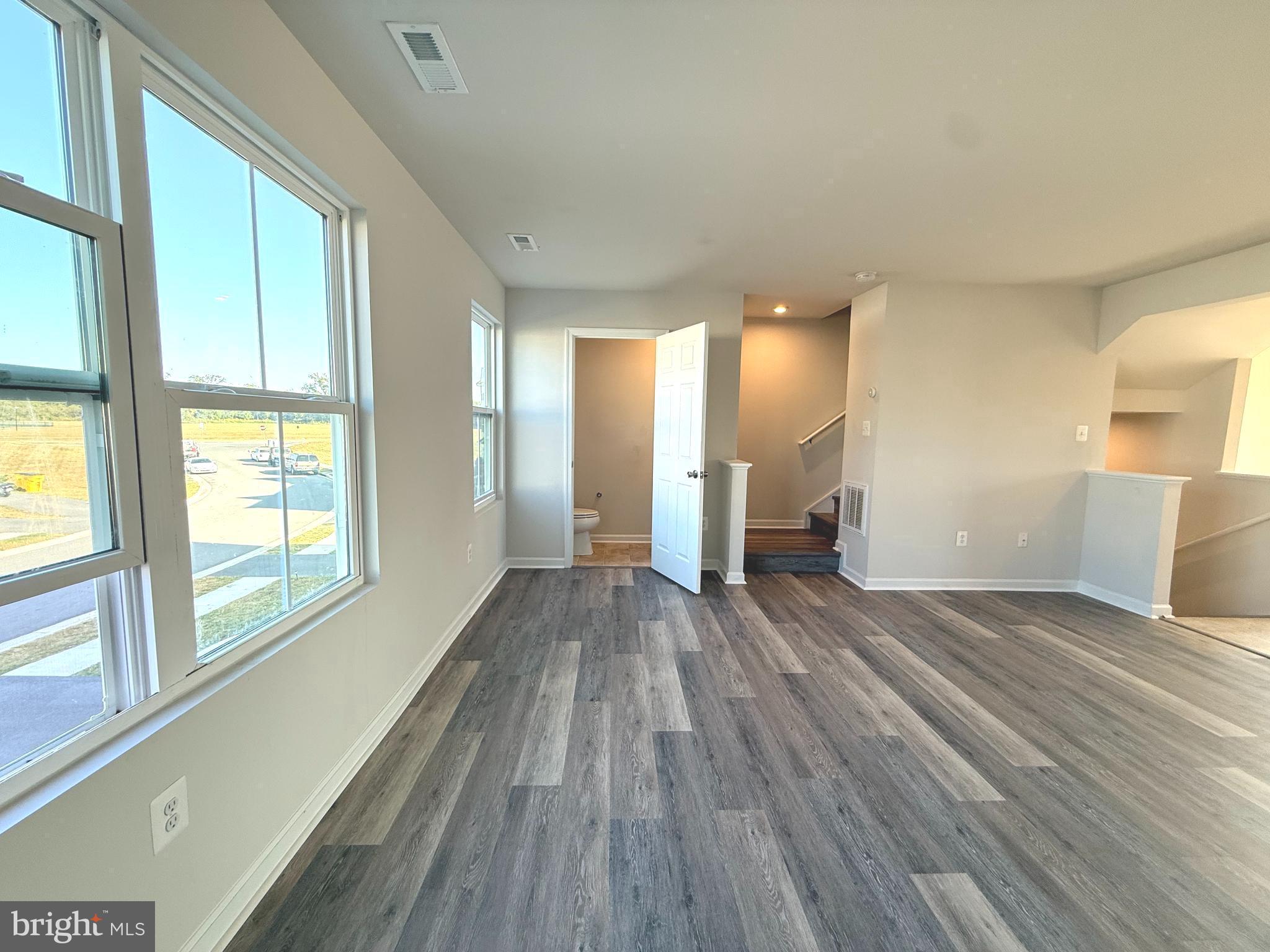 THE LAKES AT MARTINSBURG - Residential Lease