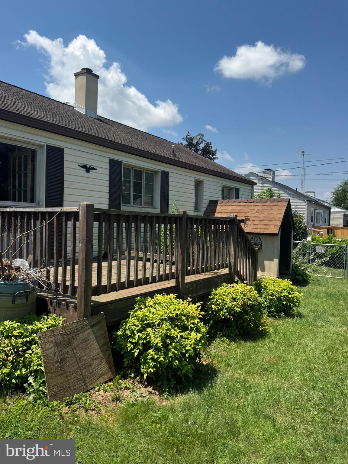 1128 SUNNYSIDE DRIVE