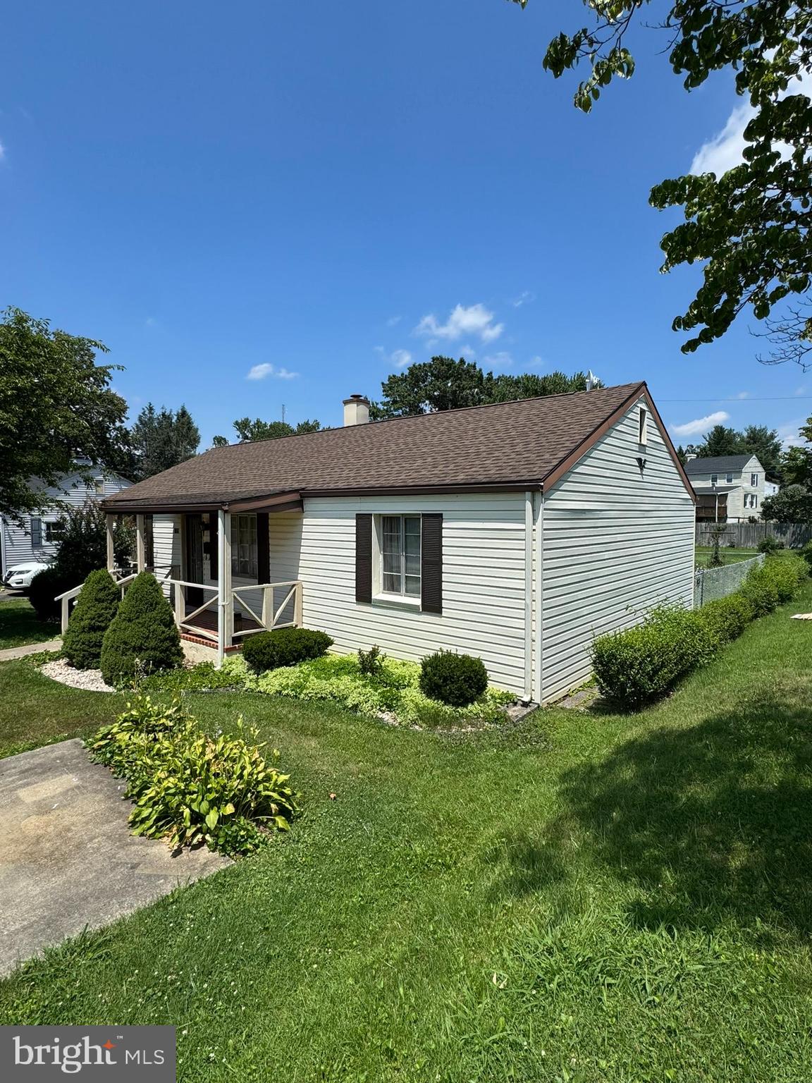 1128 SUNNYSIDE DRIVE