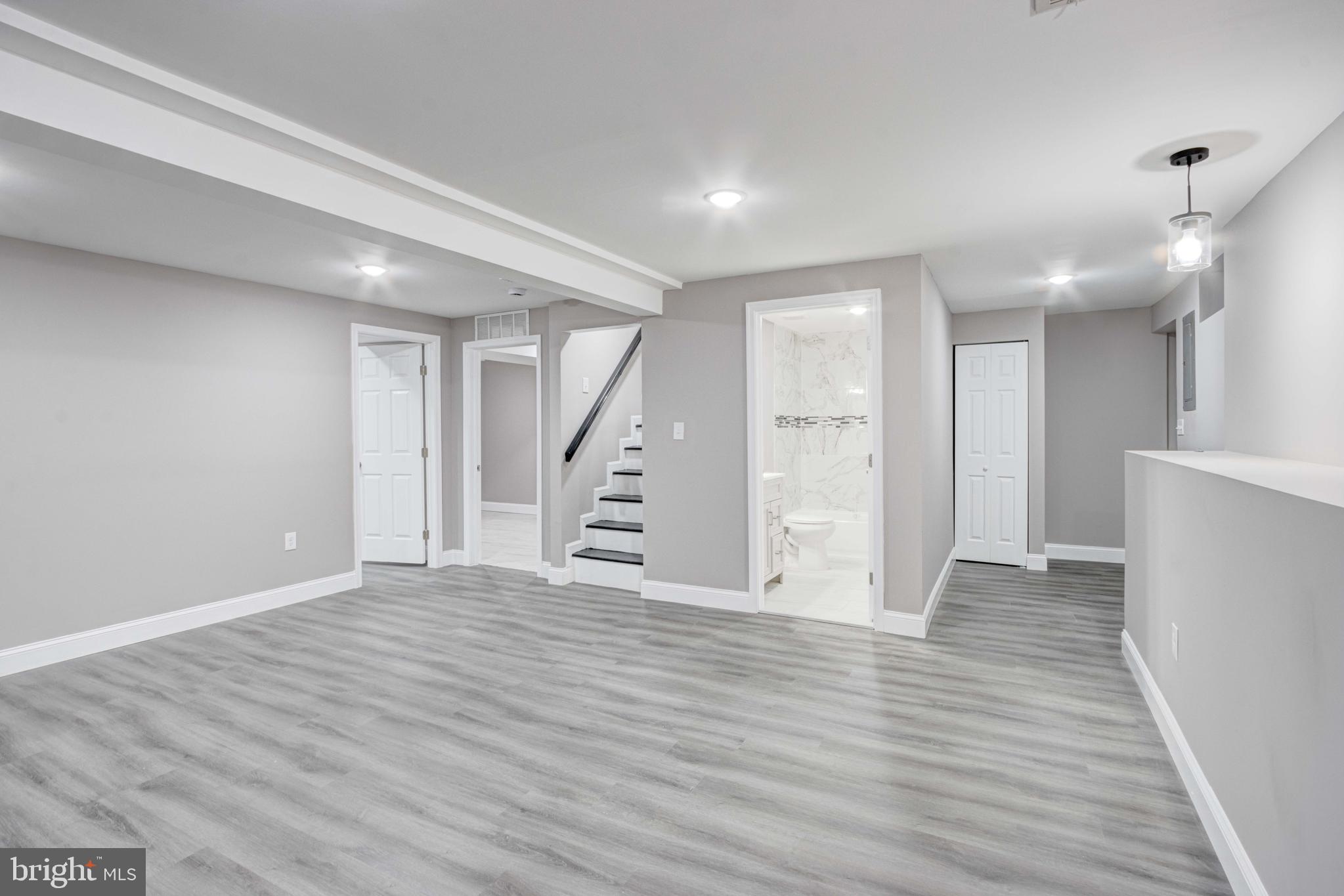 LANDSDOWNE - Residential