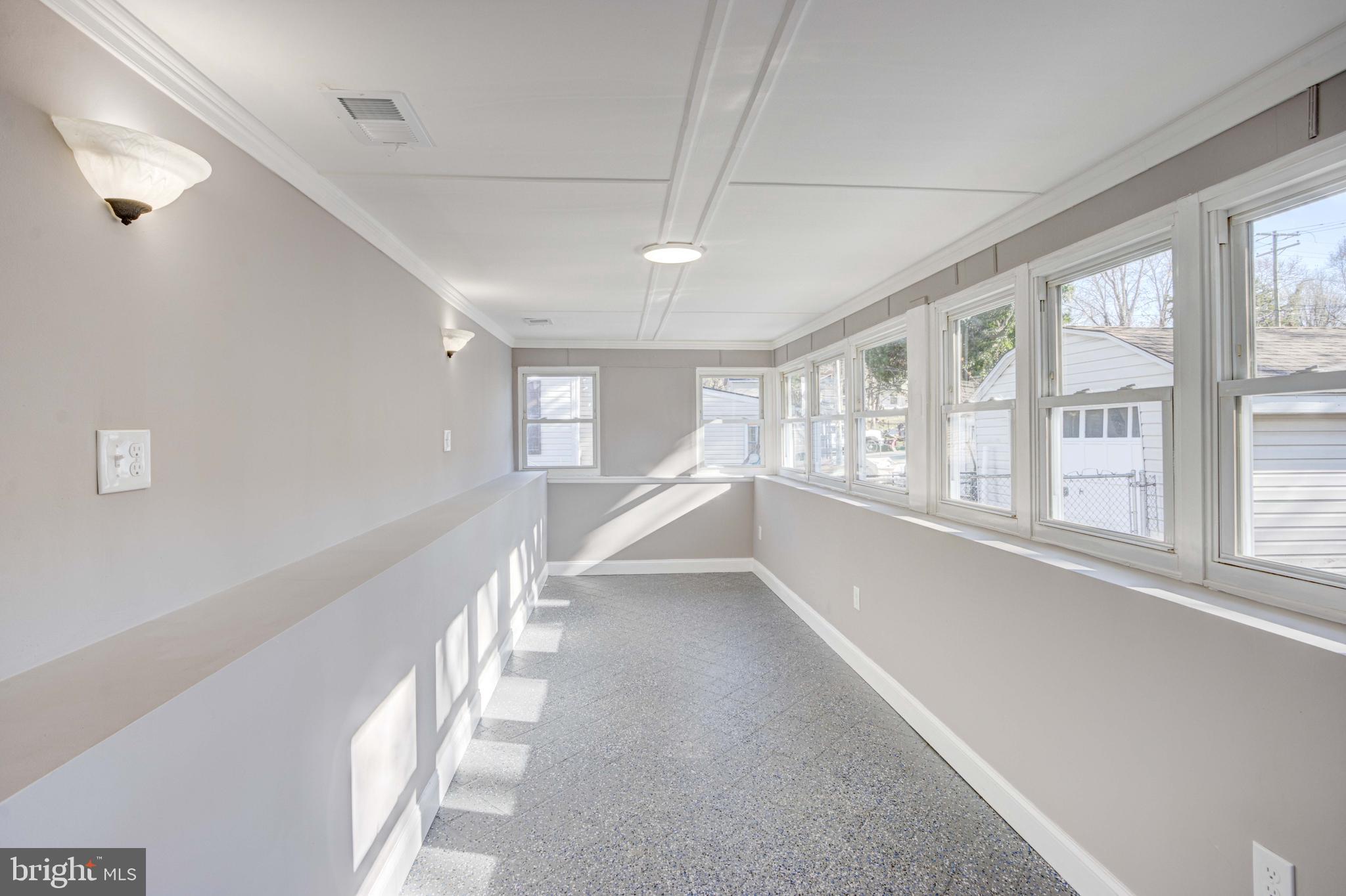 LANDSDOWNE - Residential