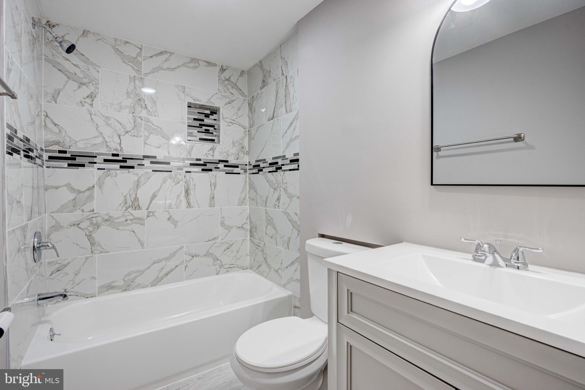 LANDSDOWNE - Residential