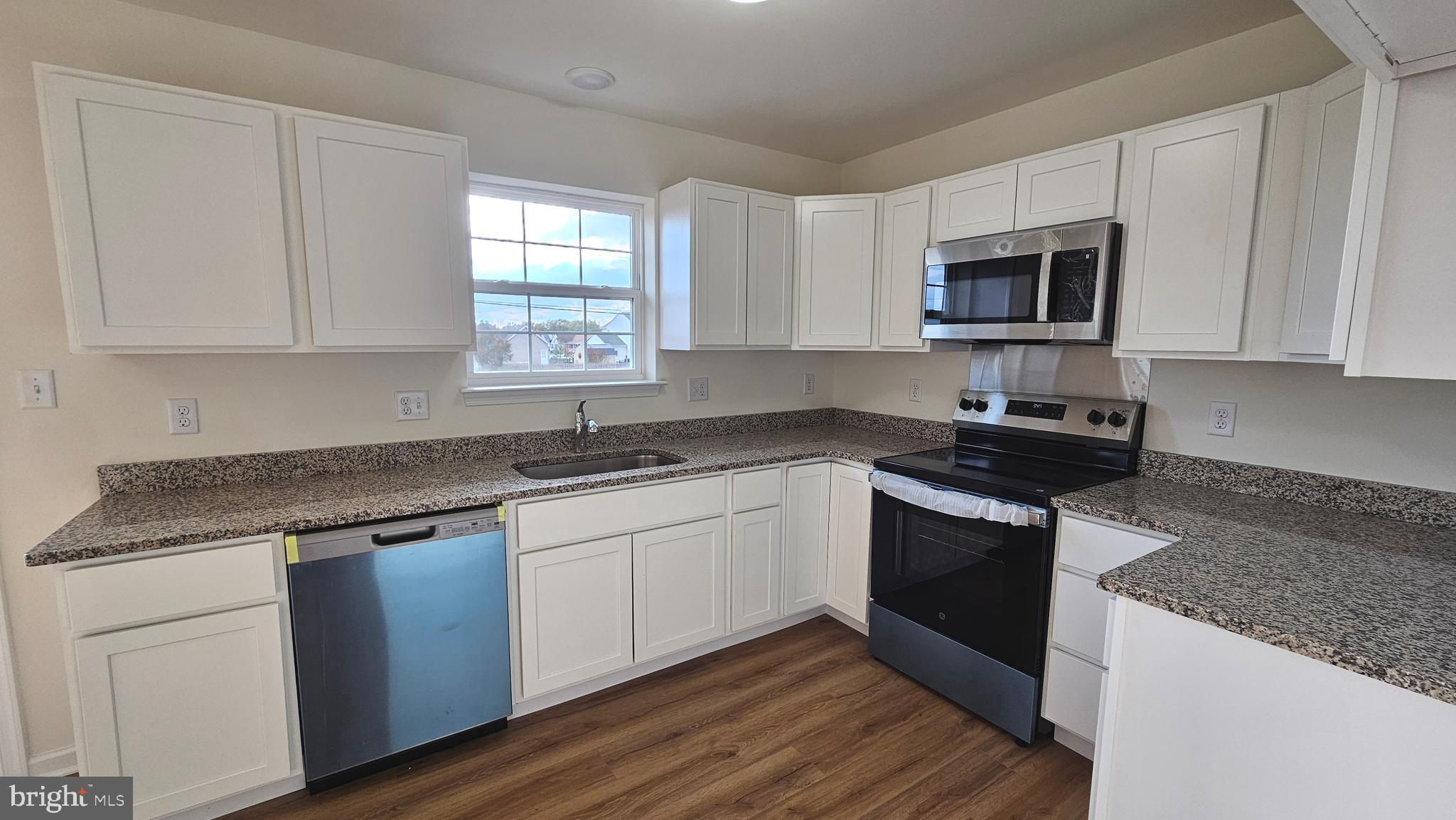 CAMBRIA VILLAGE - Residential