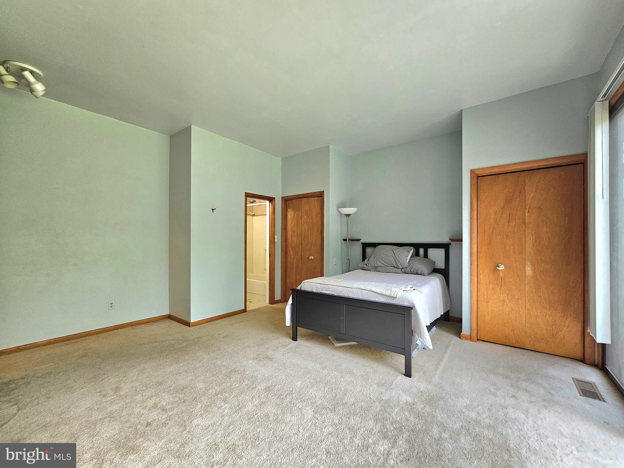 WOODFORD - Residential Lease