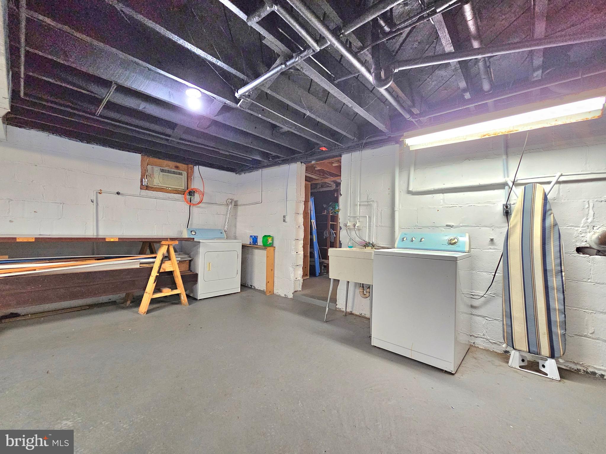 WOODFORD - Residential Lease