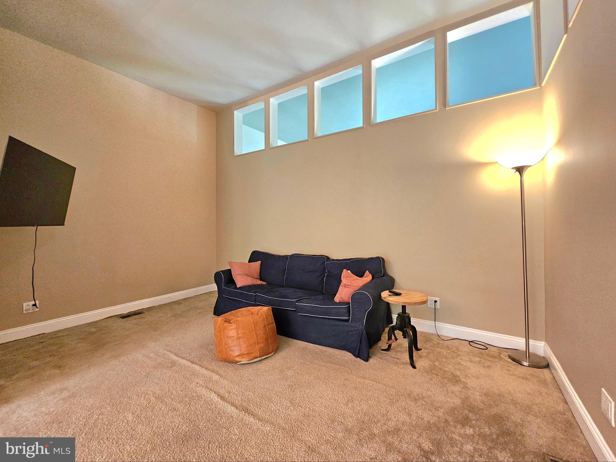 WOODFORD - Residential Lease