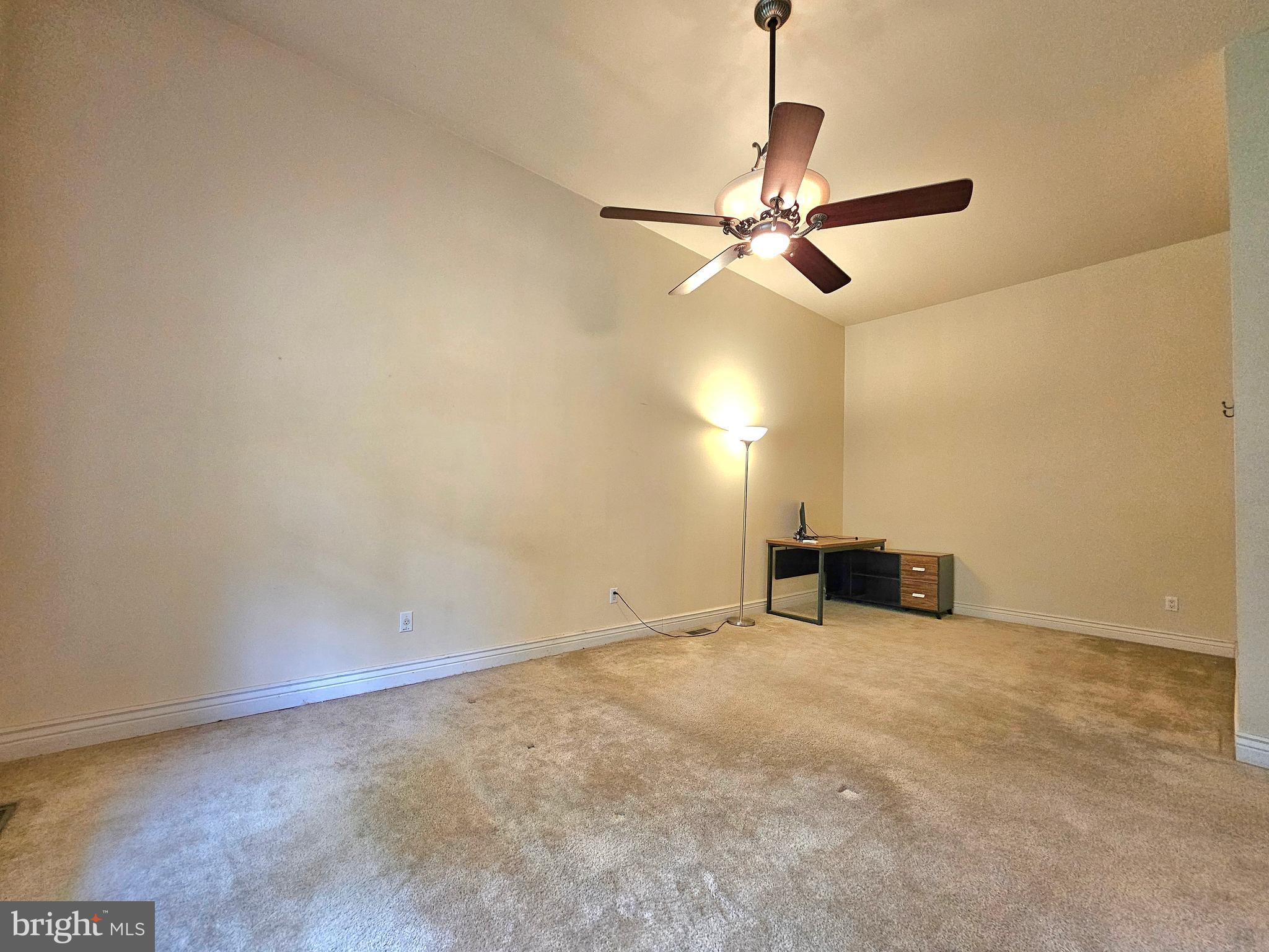 WOODFORD - Residential Lease