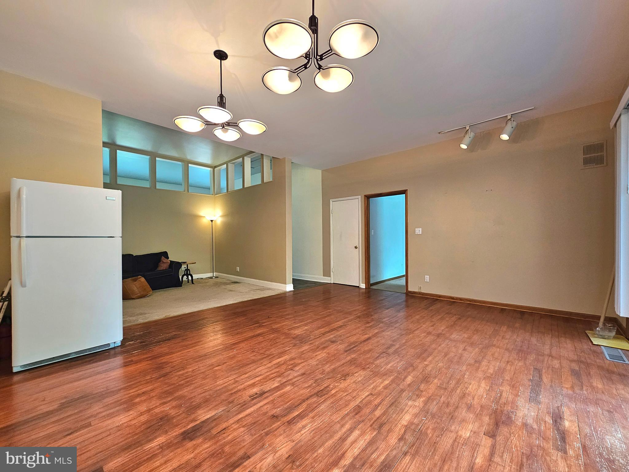 WOODFORD - Residential Lease