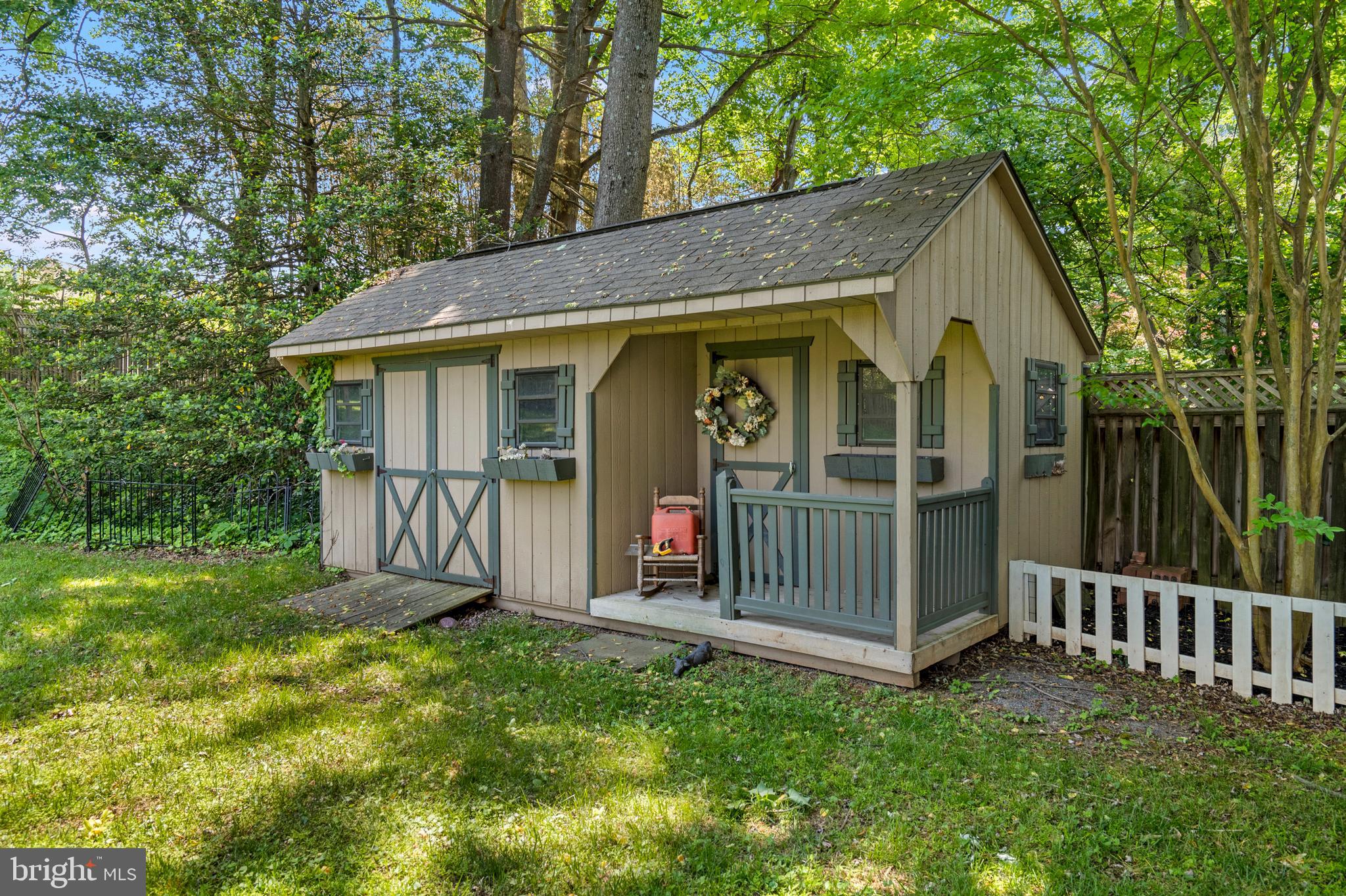 COLESVILLE MANOR - Residential