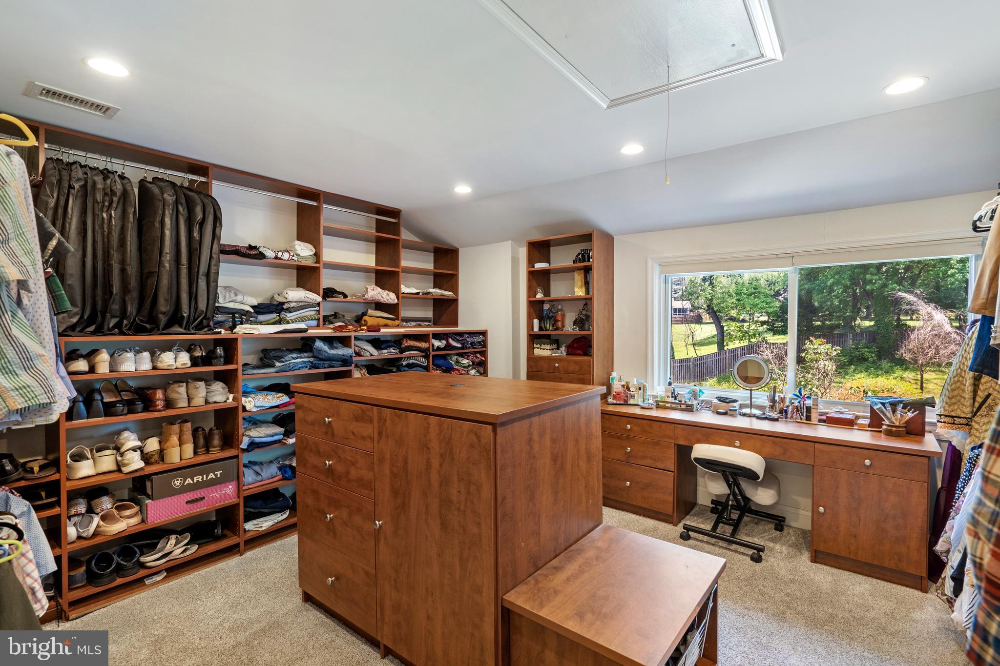 COLESVILLE MANOR - Residential