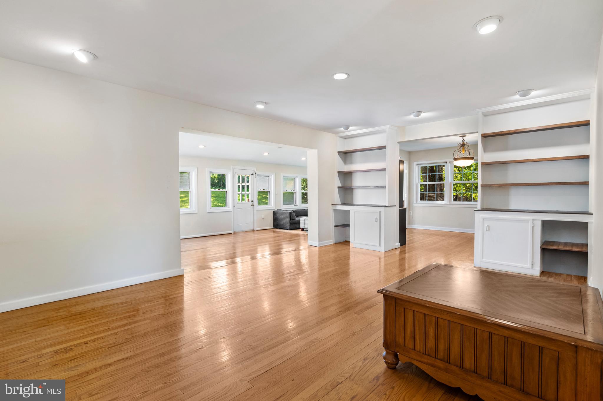 COLESVILLE MANOR - Residential