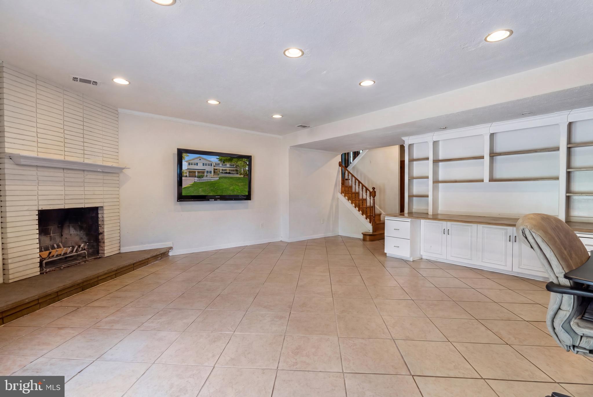 COLESVILLE MANOR - Residential