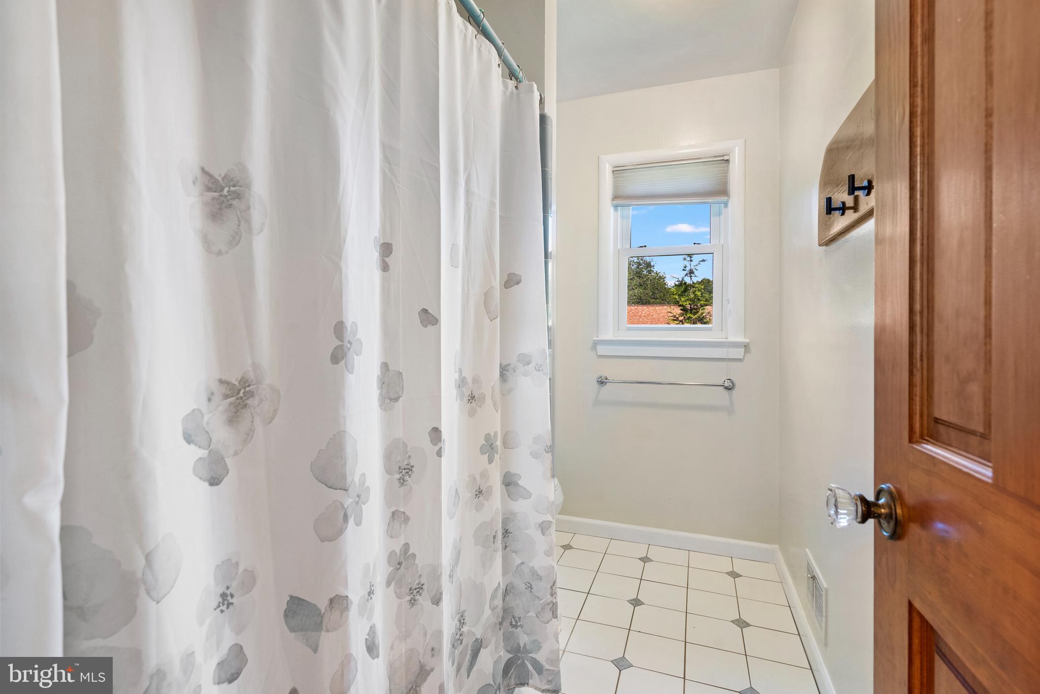 COLESVILLE MANOR - Residential
