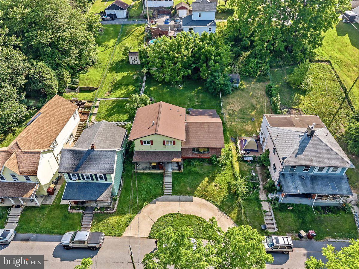 2230 N LEHIGH AVENUE