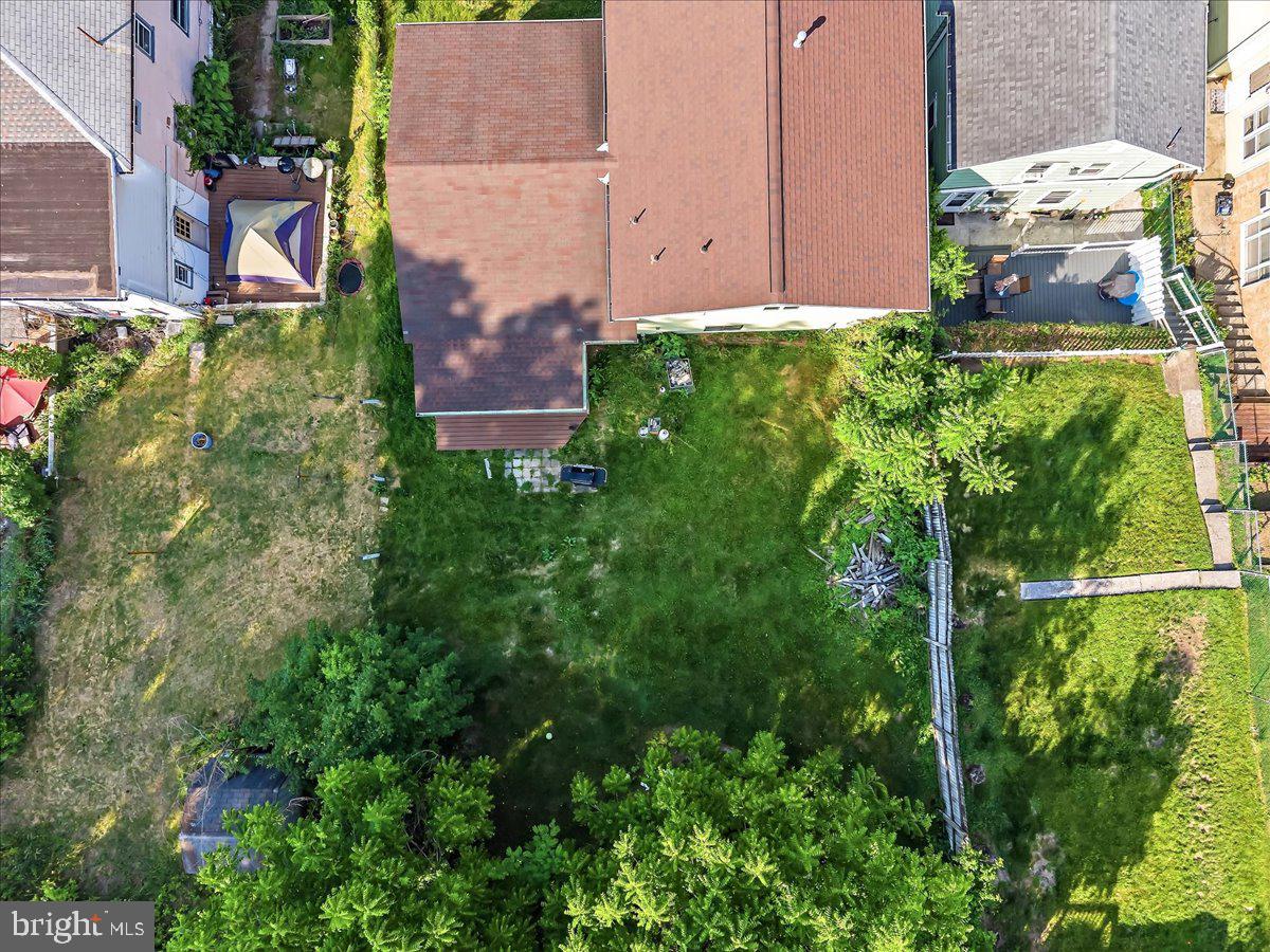 2230 N LEHIGH AVENUE