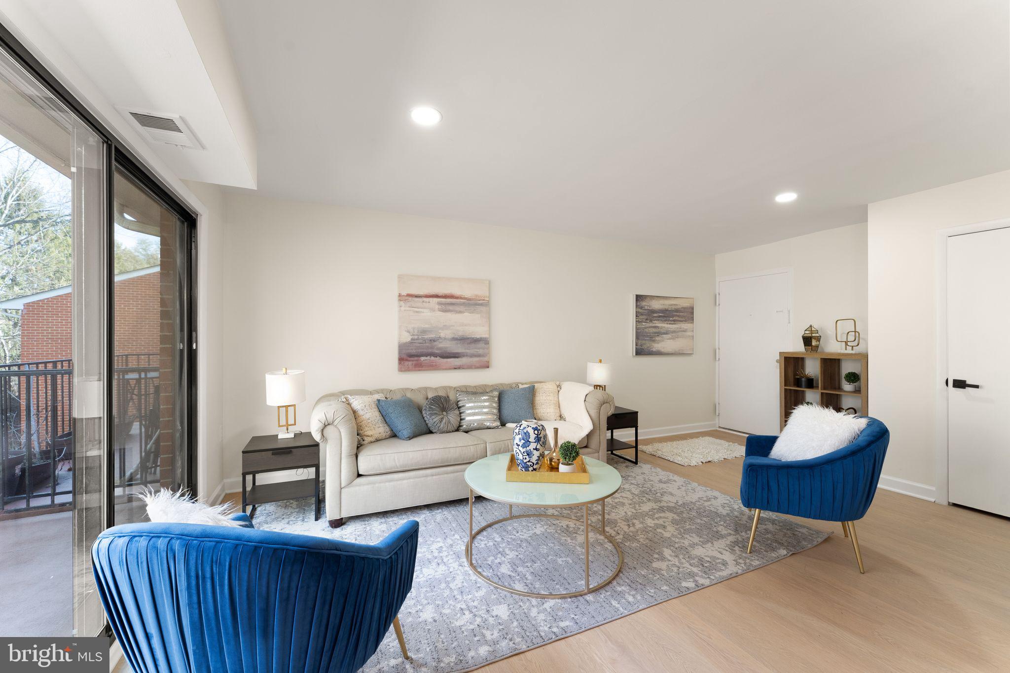 COUNTRY CLUB GREEN - Residential